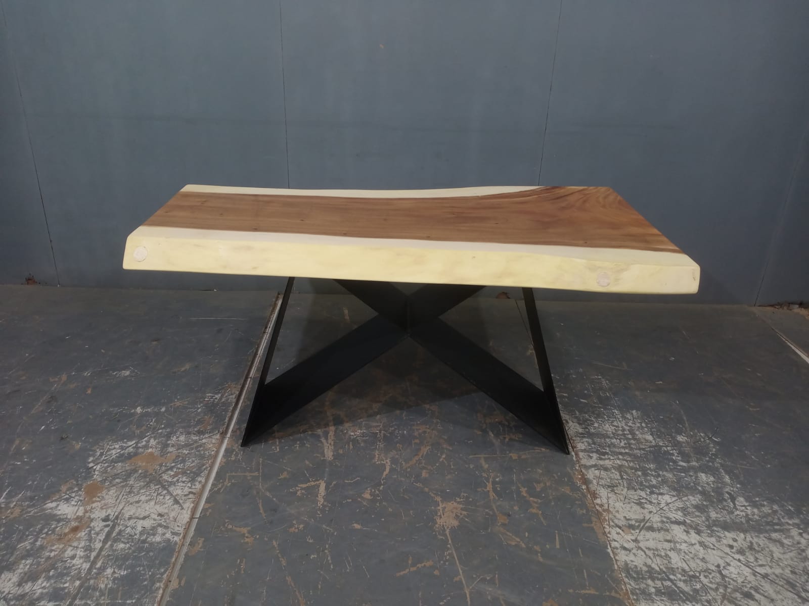 LIVE EDGE TABLES