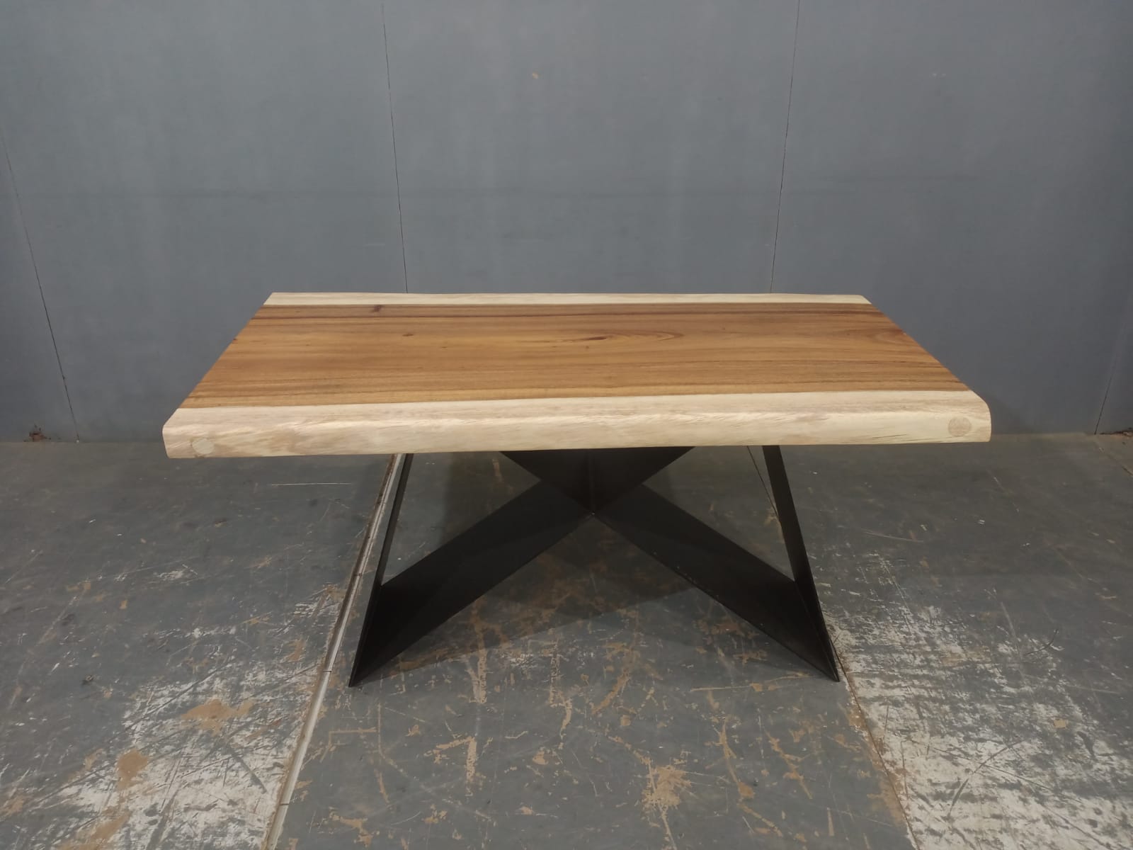 LIVE EDGE TABLES