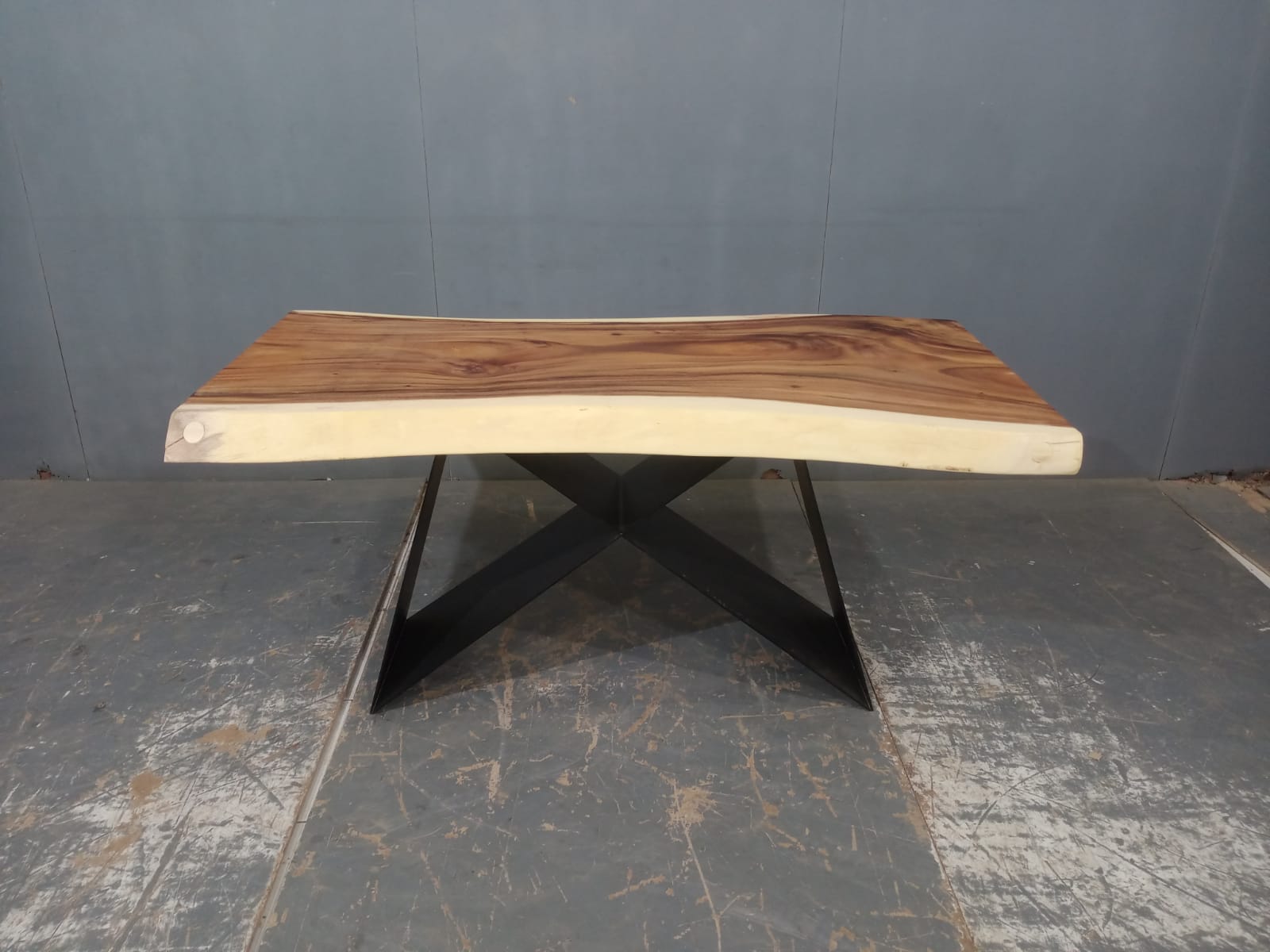 LIVE EDGE TABLES