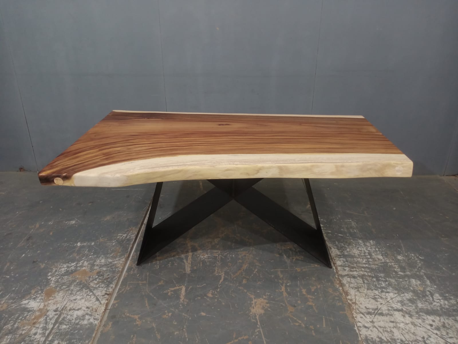 LIVE EDGE TABLES