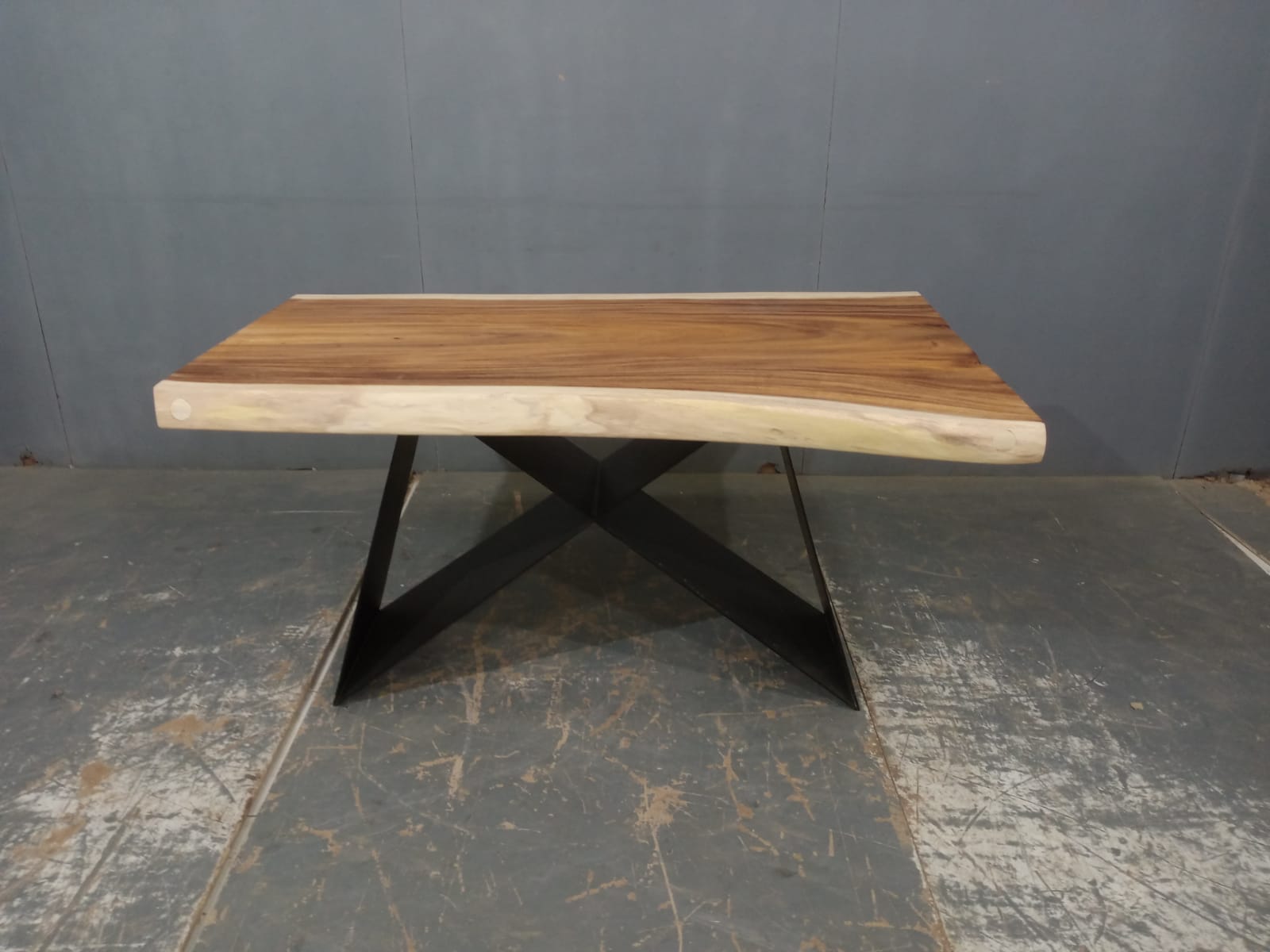 LIVE EDGE TABLES