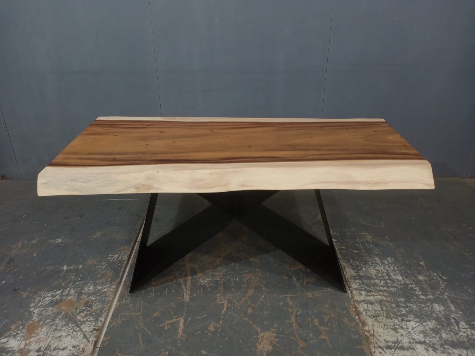 LIVE EDGE TABLES