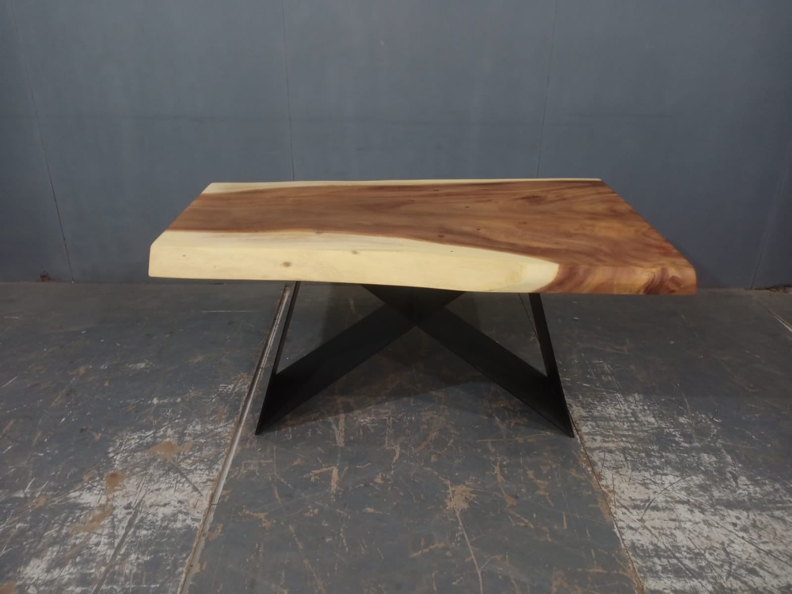 LIVE EDGE TABLES