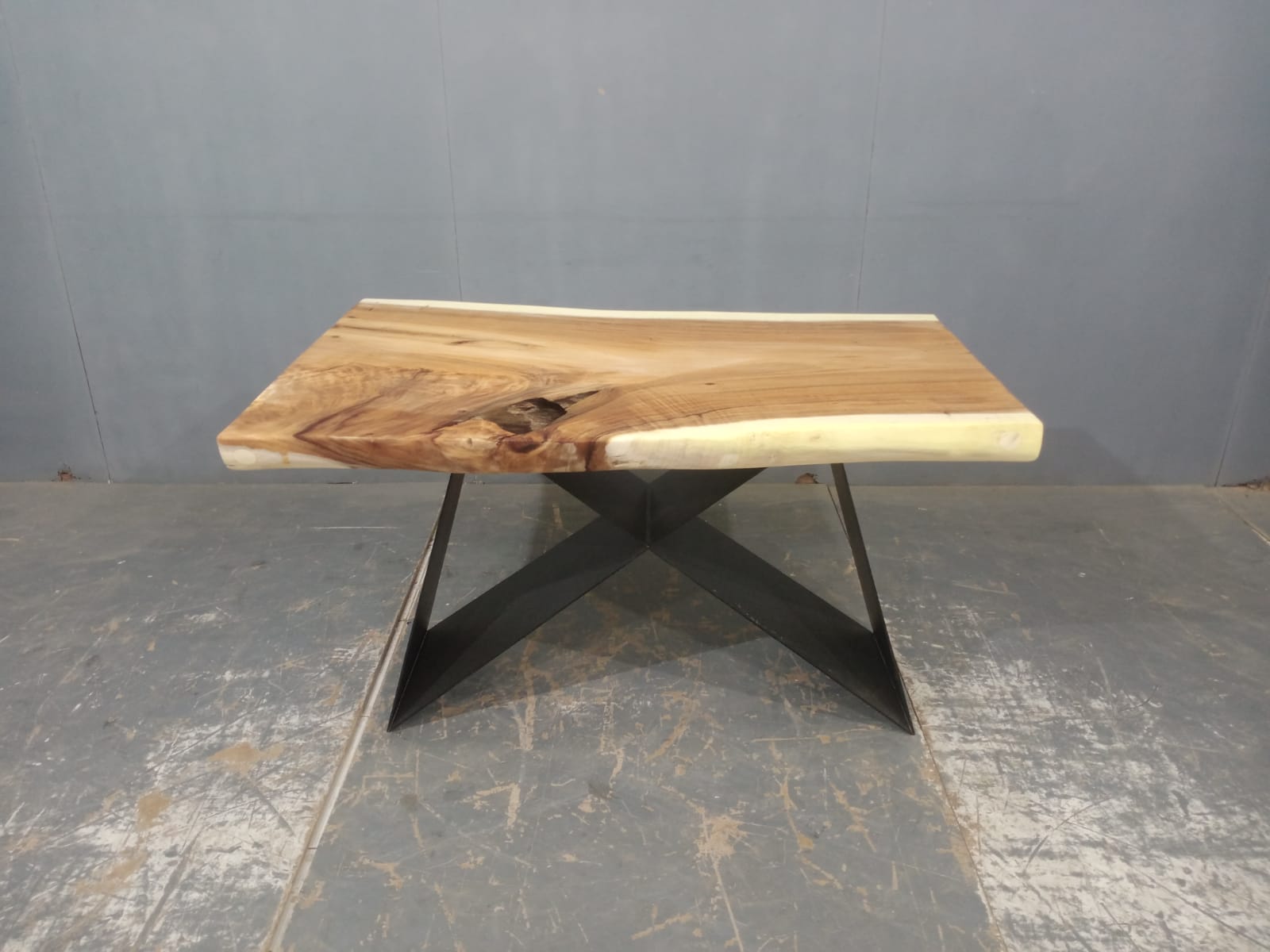 LIVE EDGE TABLES