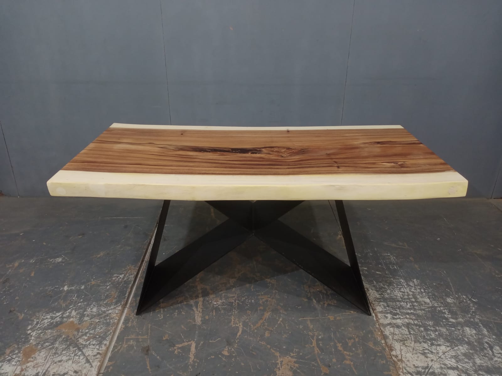 LIVE EDGE TABLES
