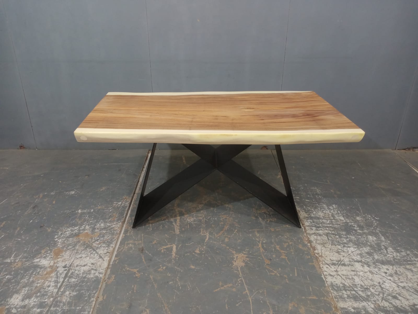 LIVE EDGE TABLES