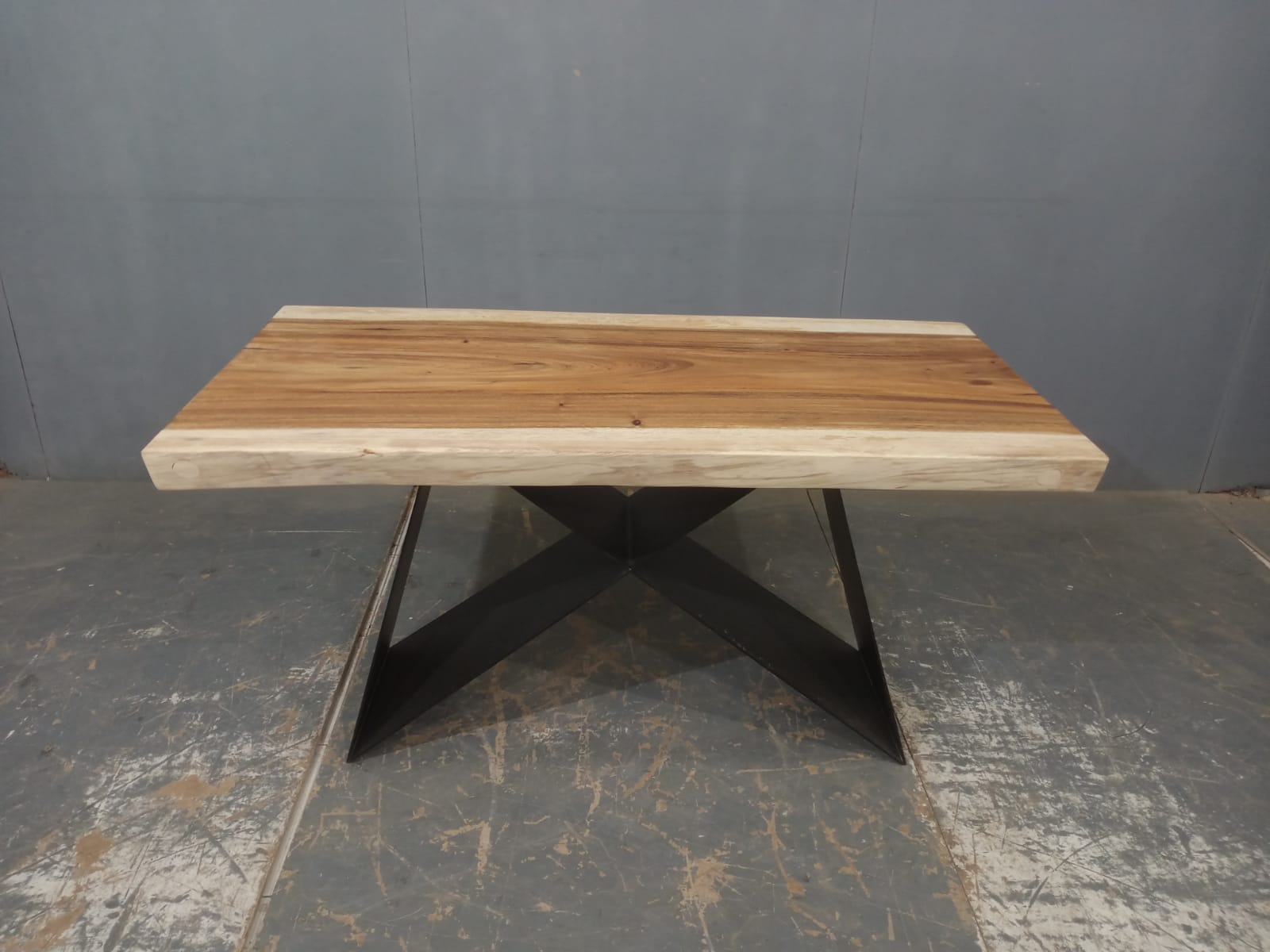 LIVE EDGE TABLES