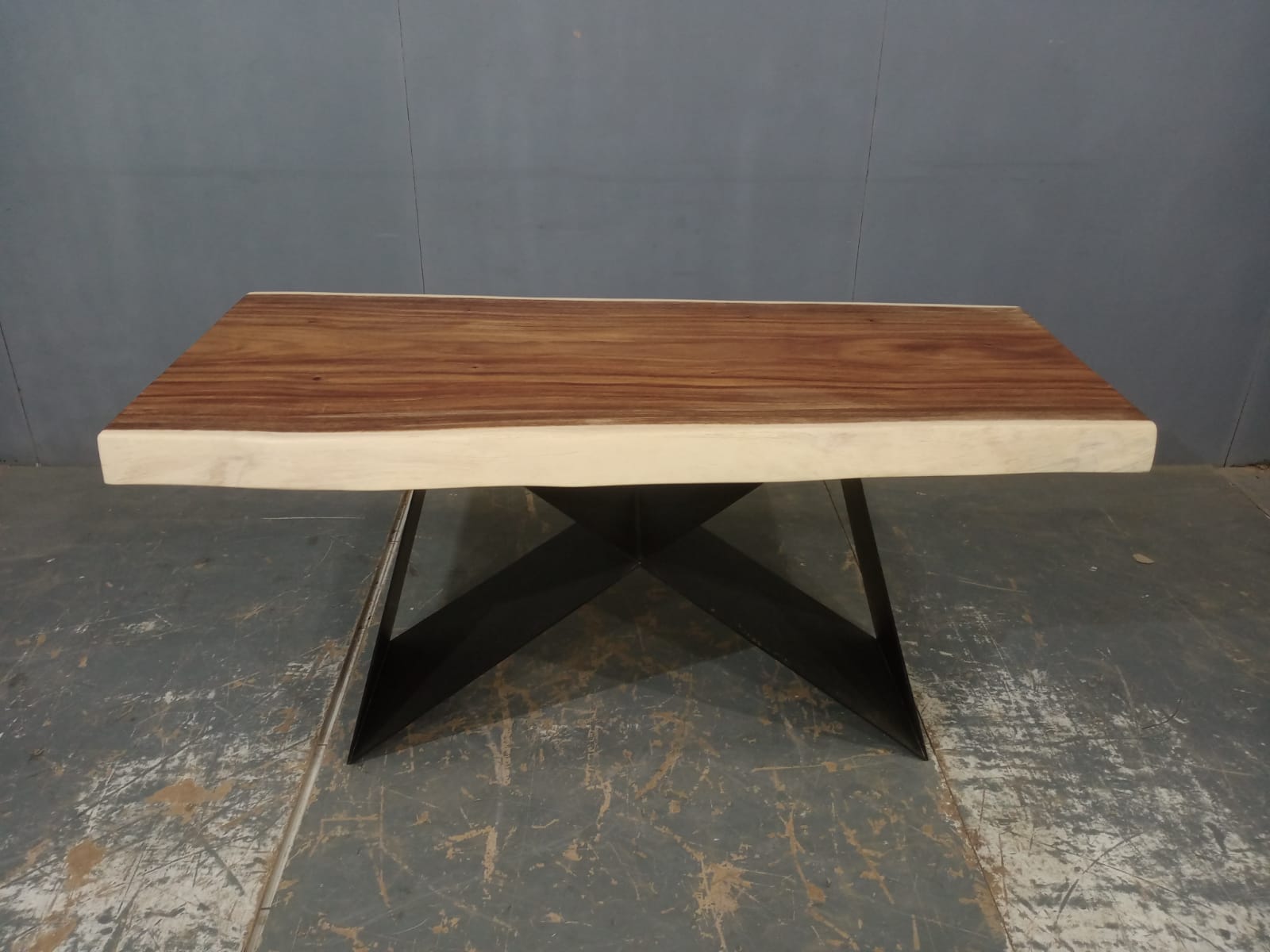 LIVE EDGE TABLES