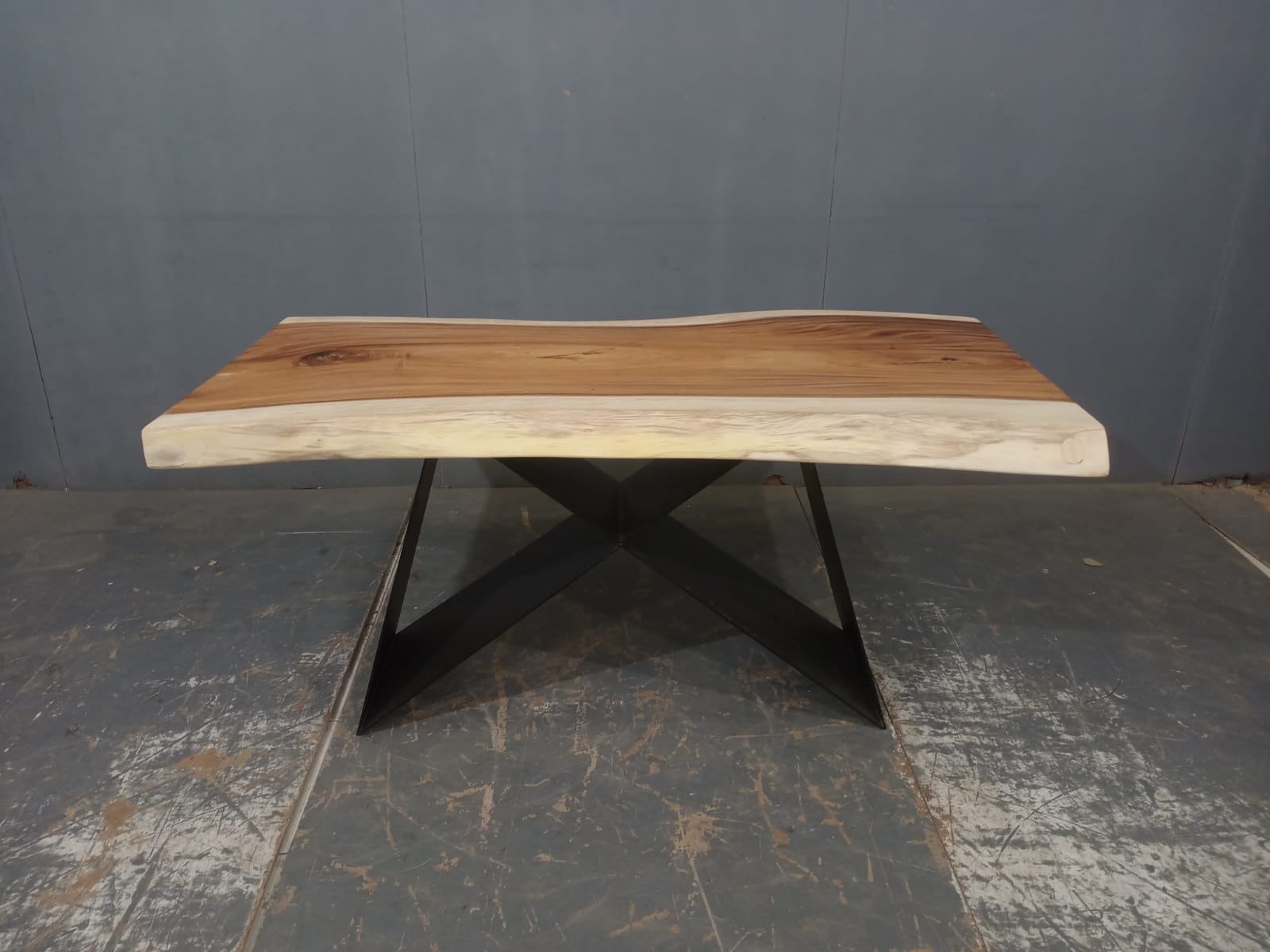 LIVE EDGE TABLES