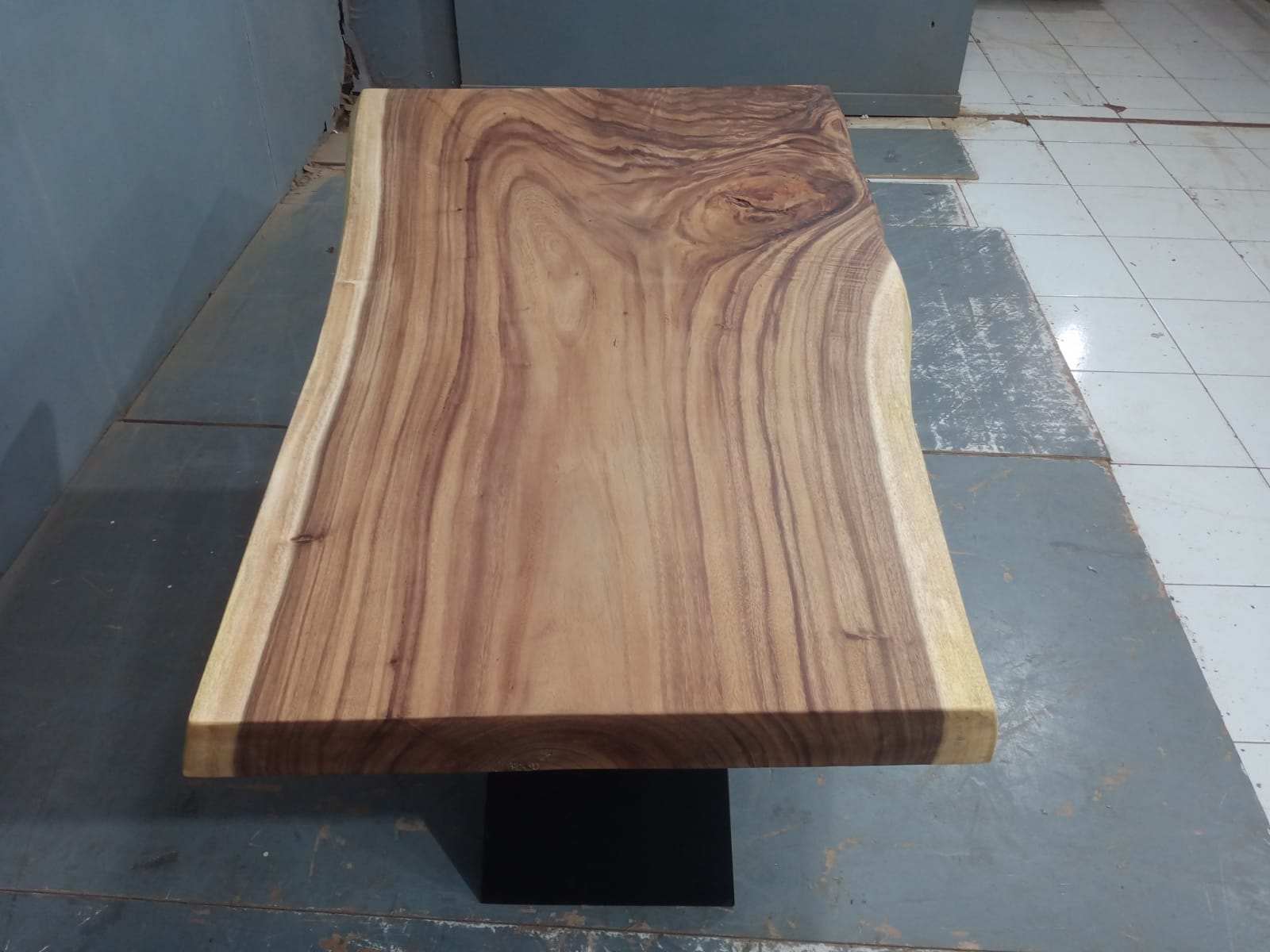 Live Edge Tables