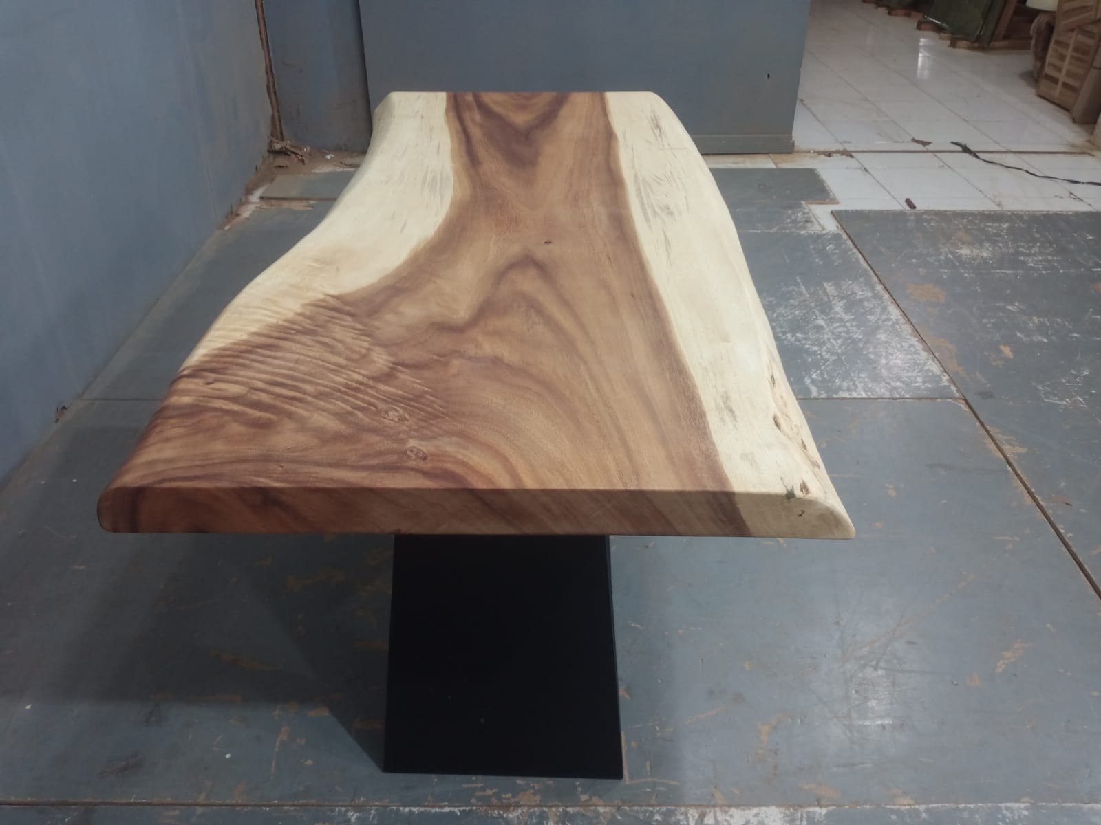 Live Edge Tables