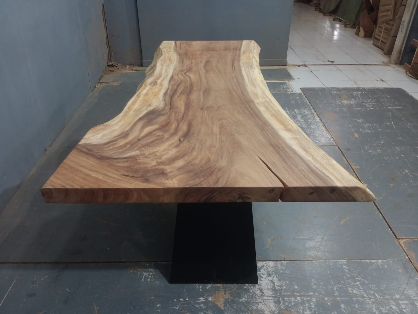 Live Edge Tables