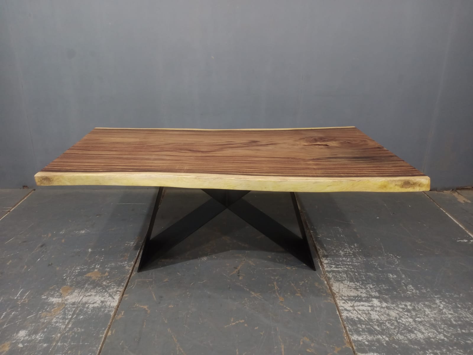 LIVE EDGE TABLES