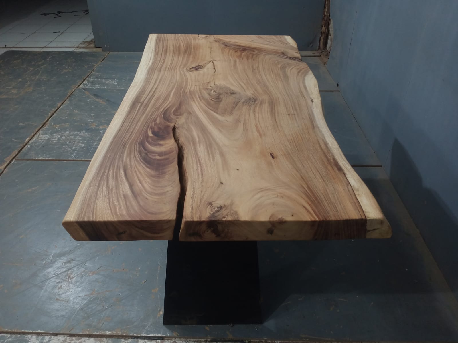 Live Edge Tables