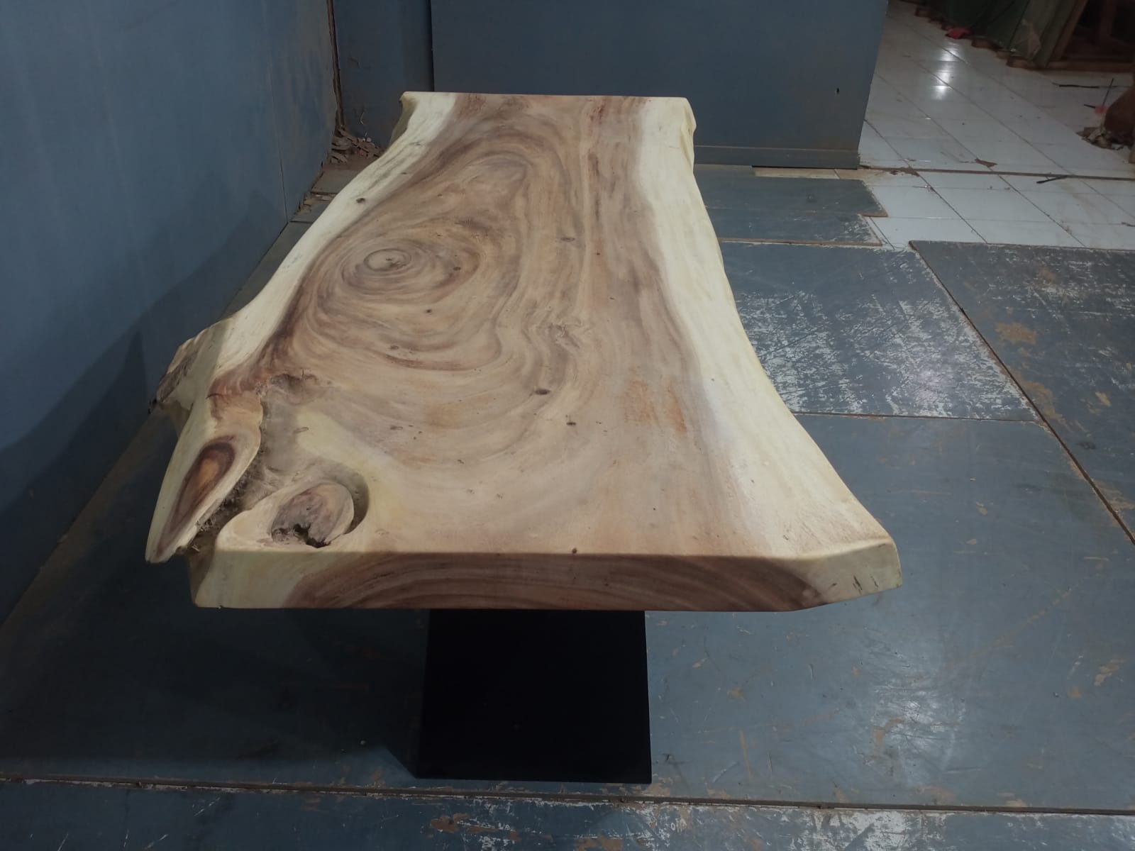 Live Edge Tables
