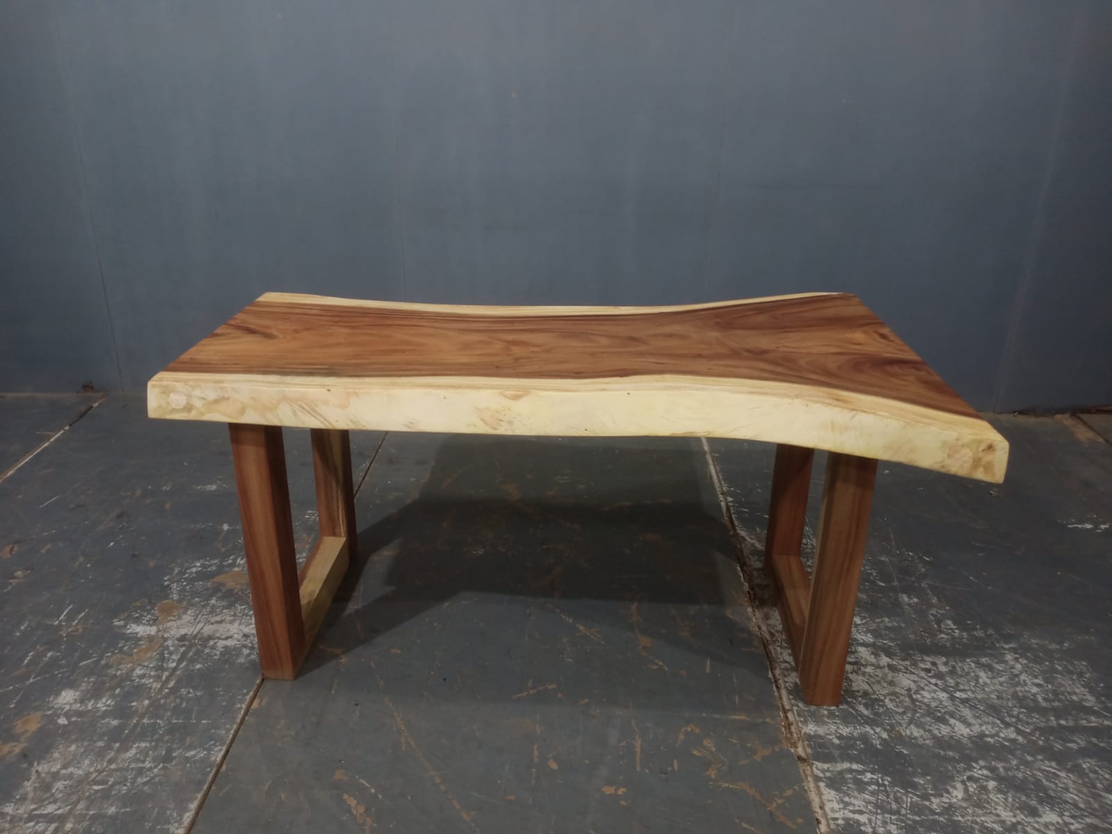 LIVE EDGE TABLES