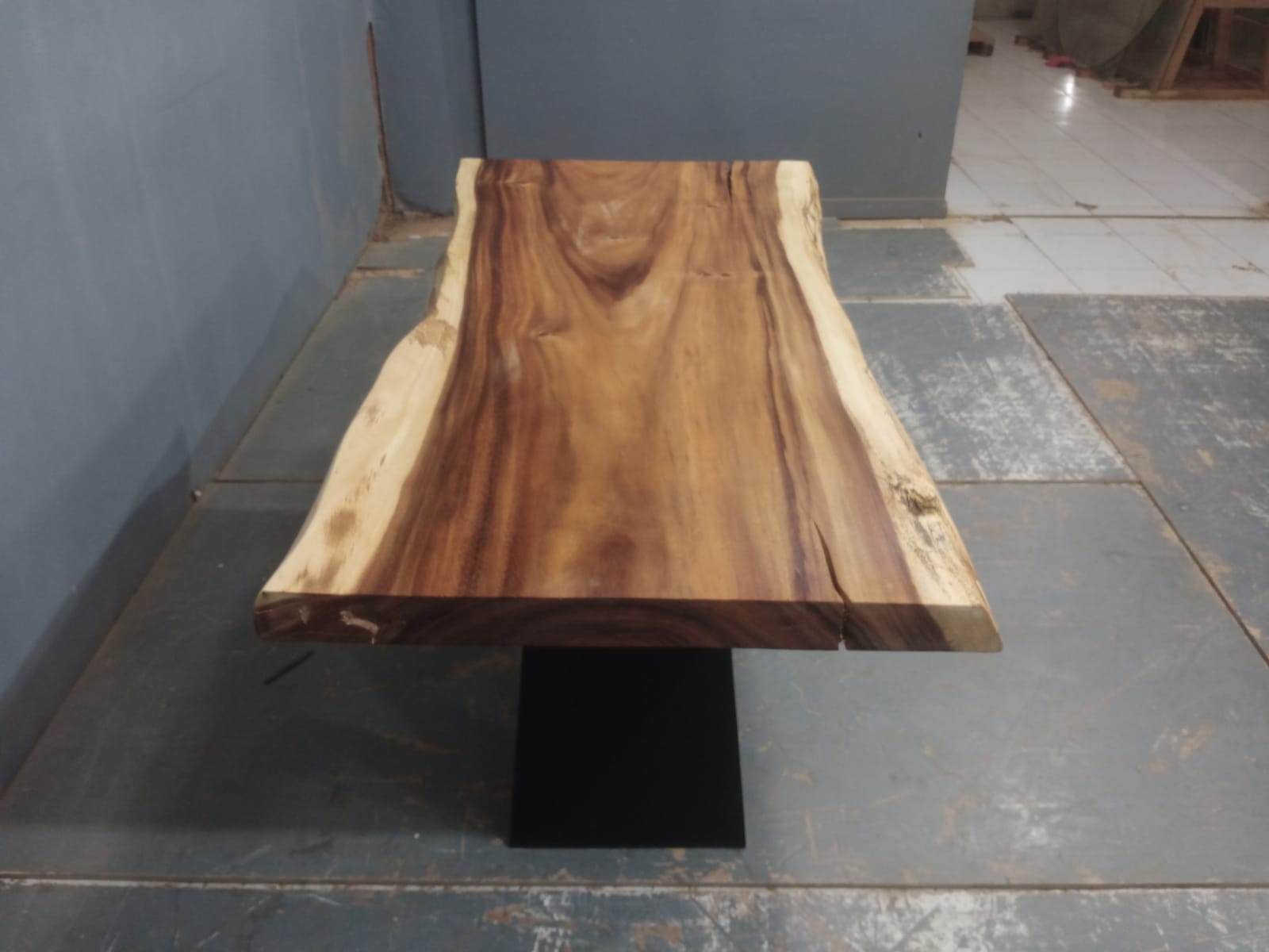 Live Edge Tables