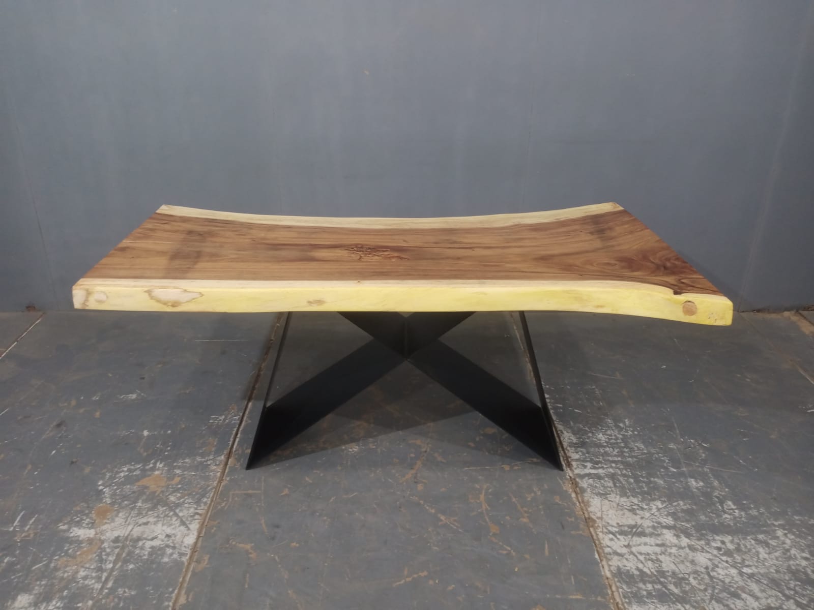 LIVE EDGE TABLES