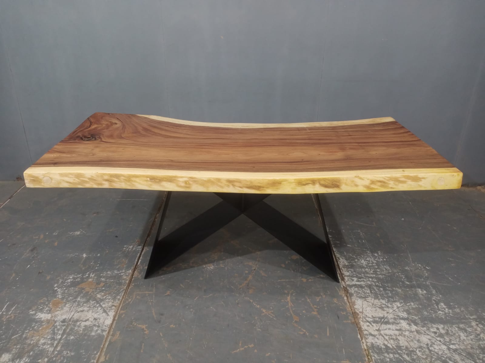 LIVE EDGE TABLES