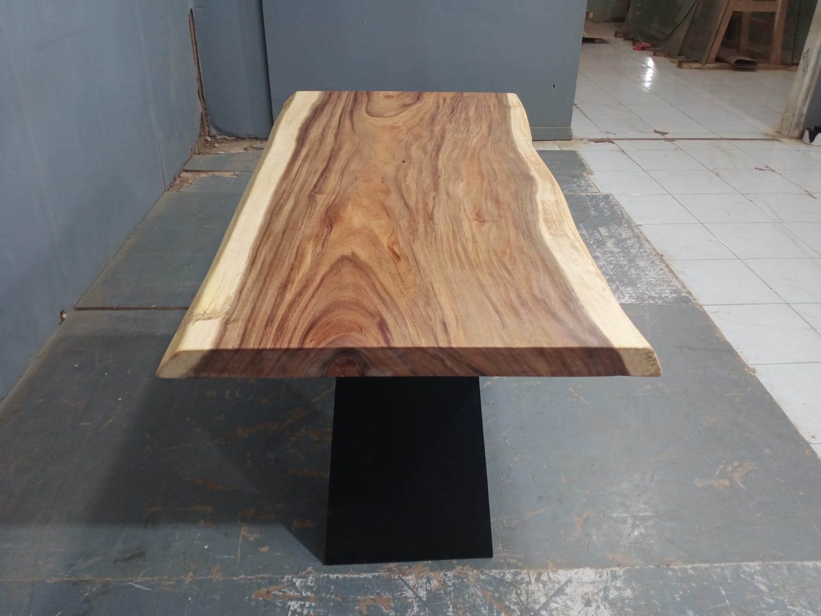Live Edge Tables