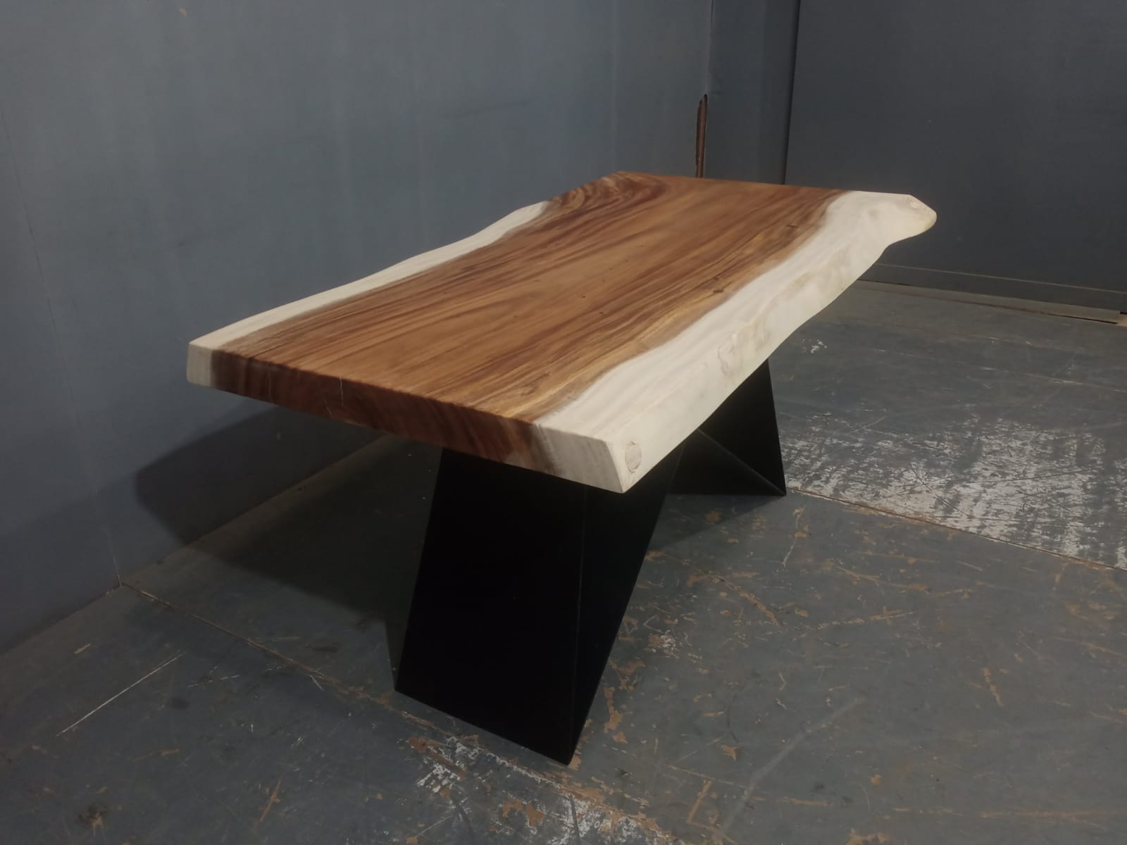Live Edge Tables
