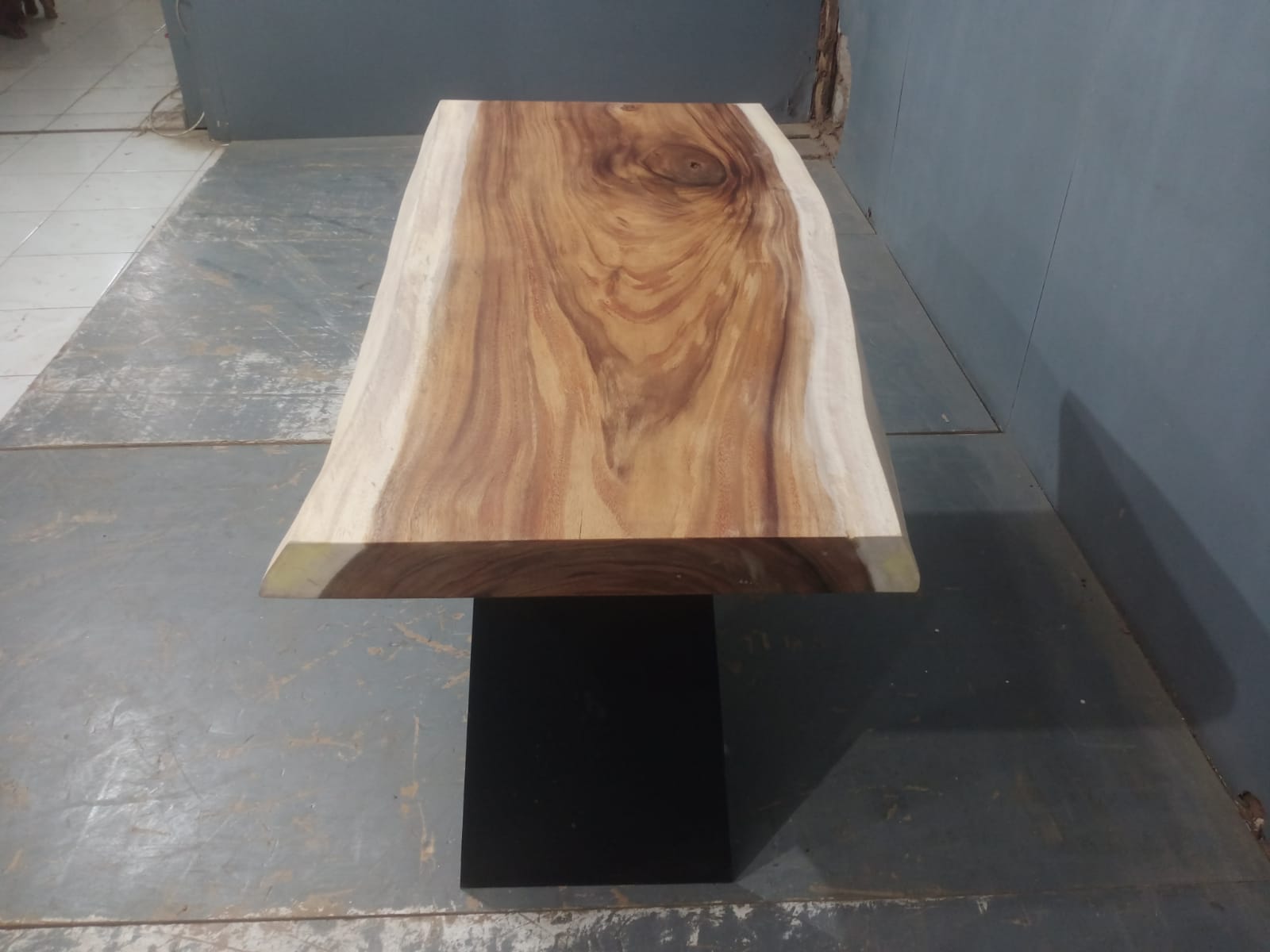 Live Edge Tables