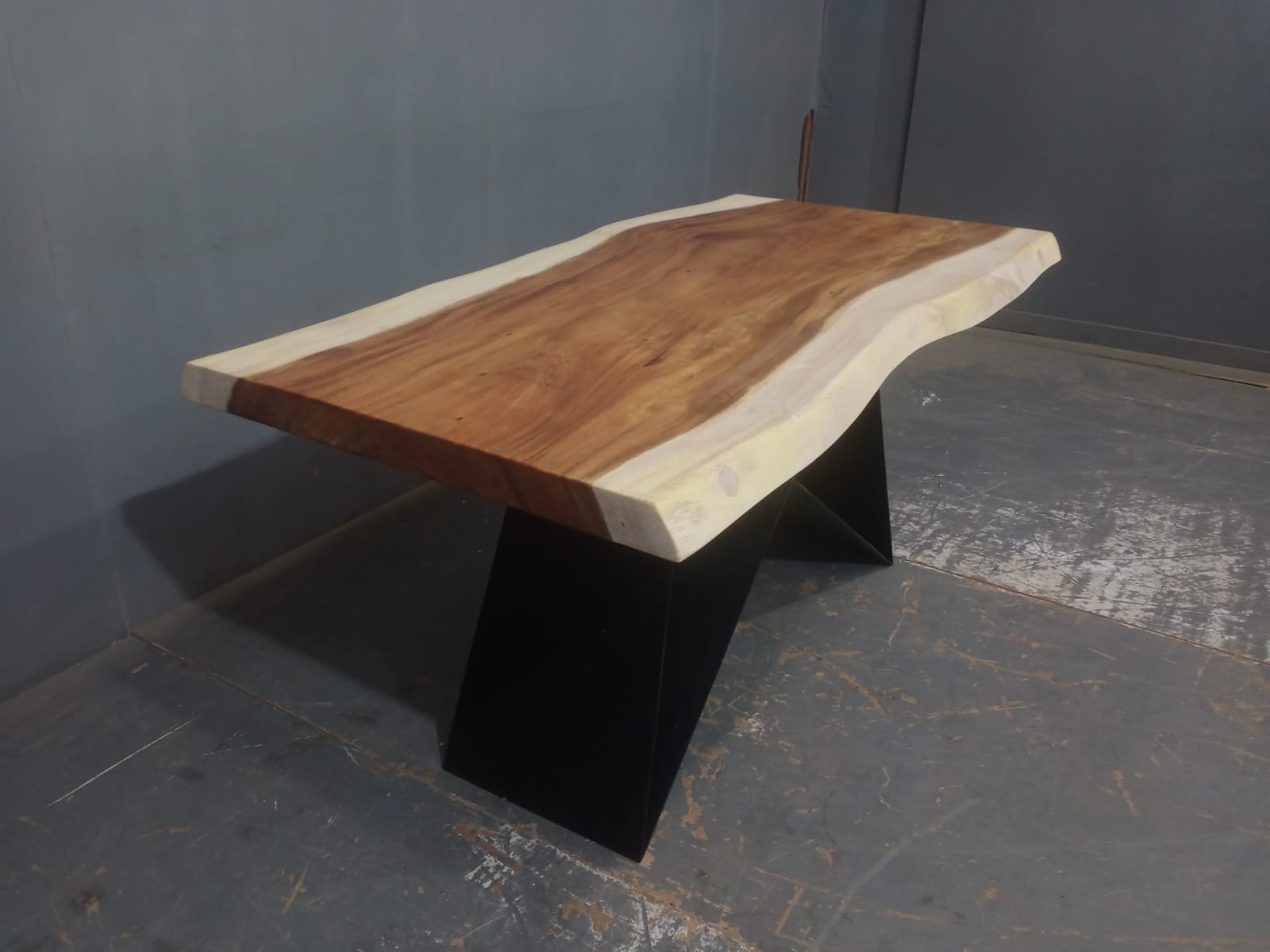 Live Edge Tables