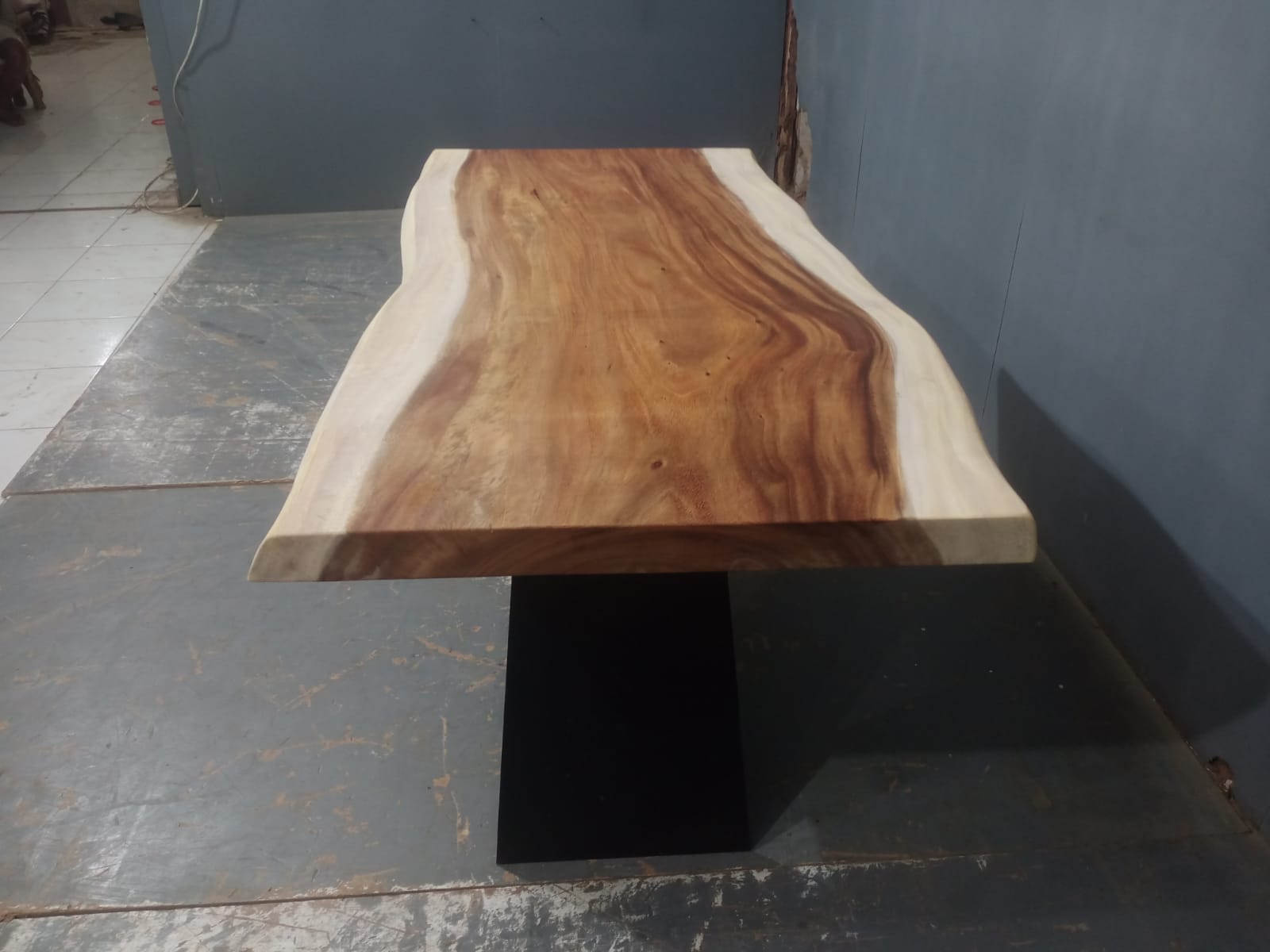 Live Edge Tables