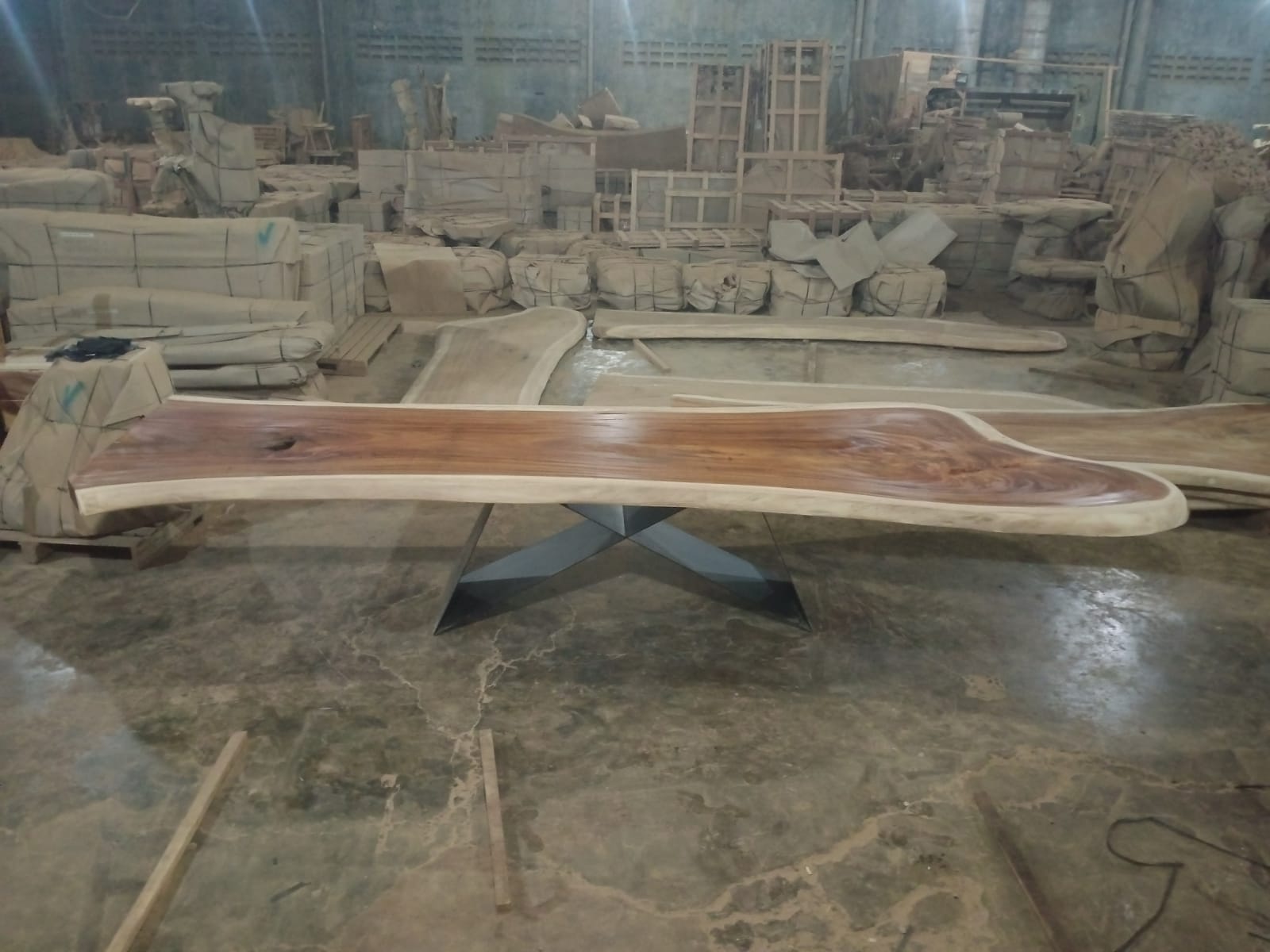 LIVE EDGE TABLES
