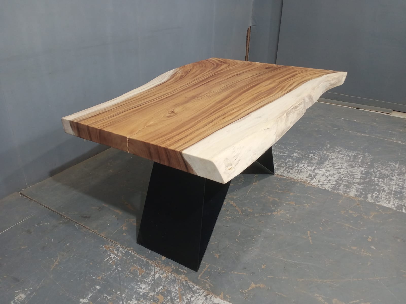 Live Edge Tables