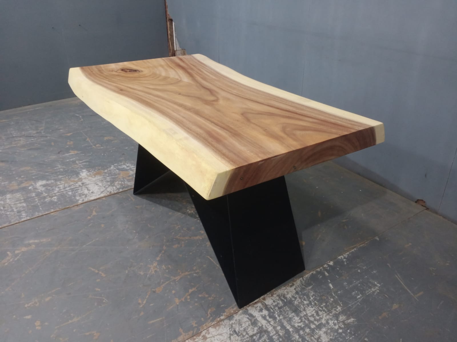 Live Edge Tables