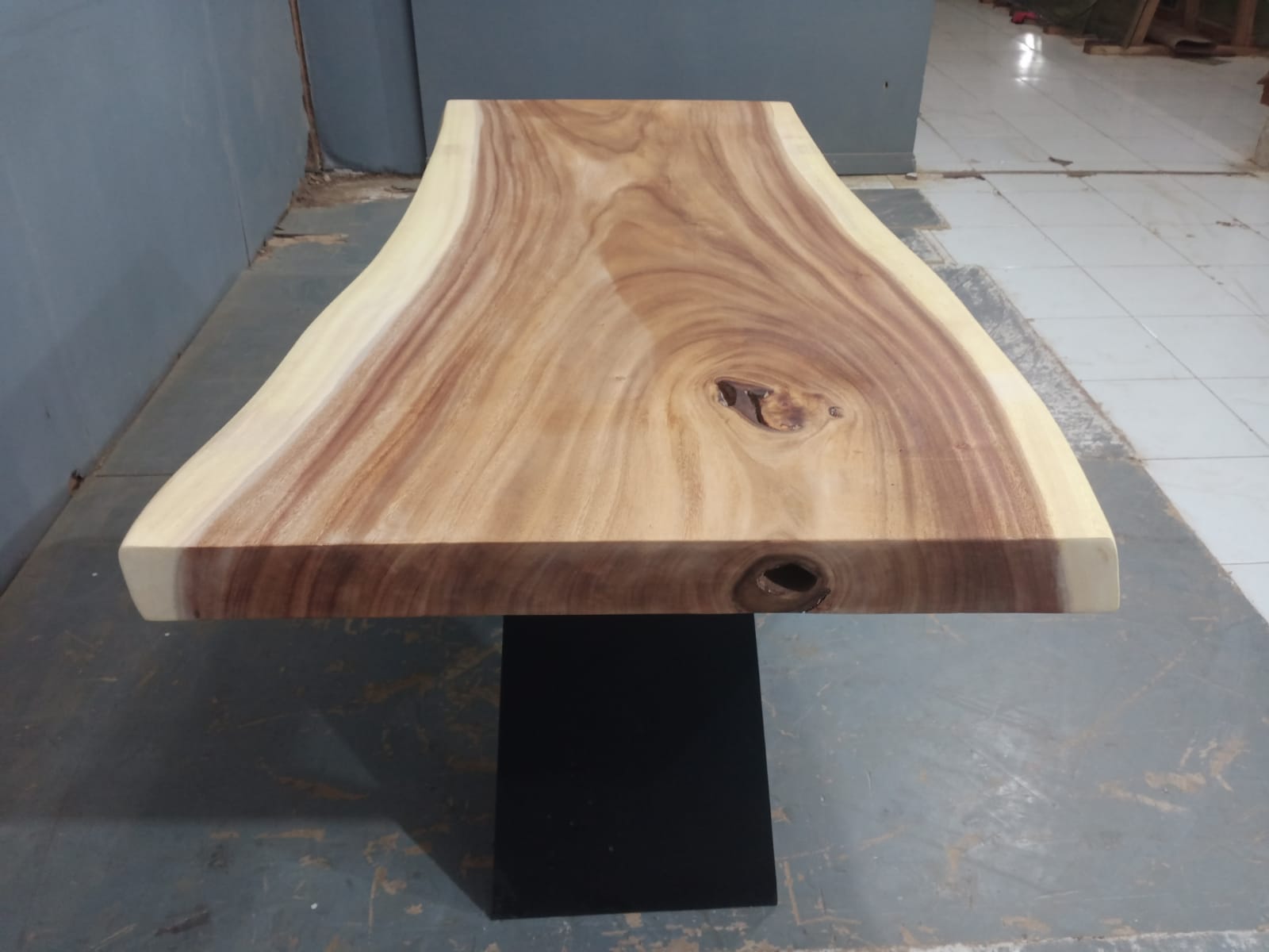 Live Edge Tables