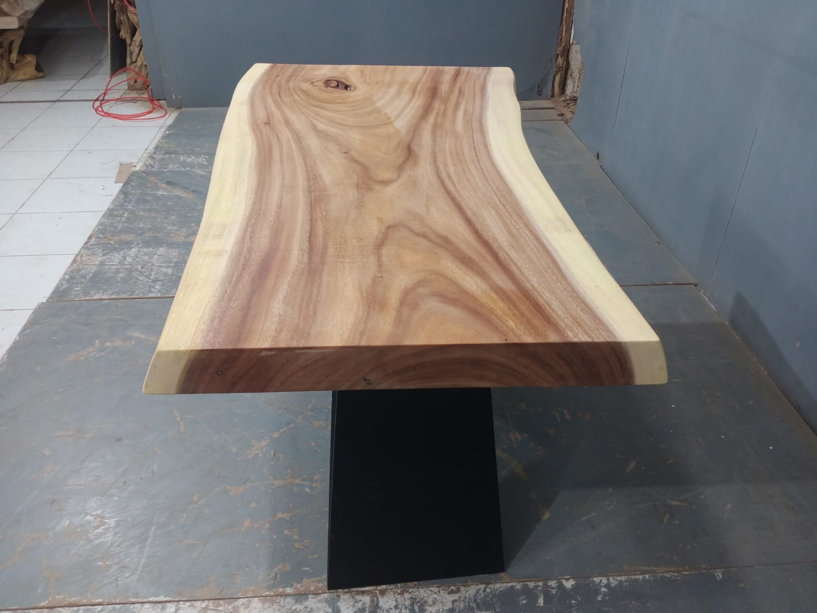Live Edge Tables