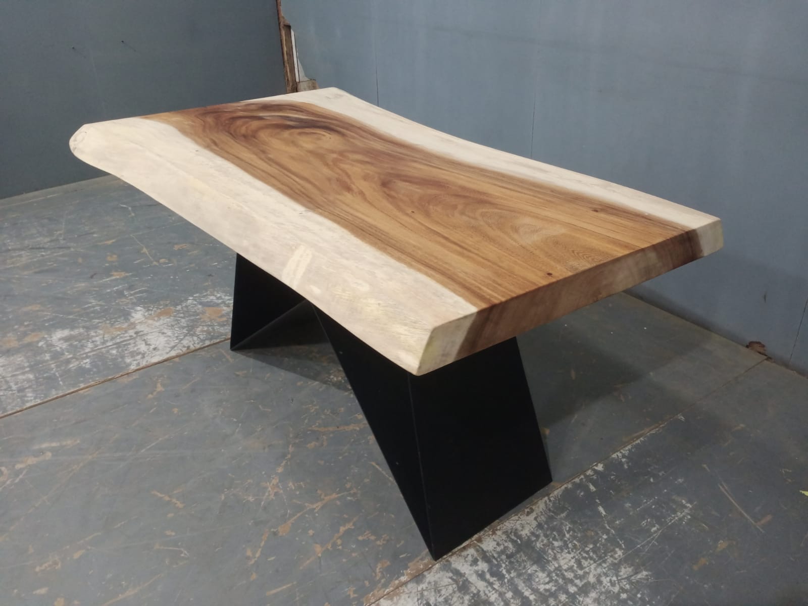 Live Edge Tables