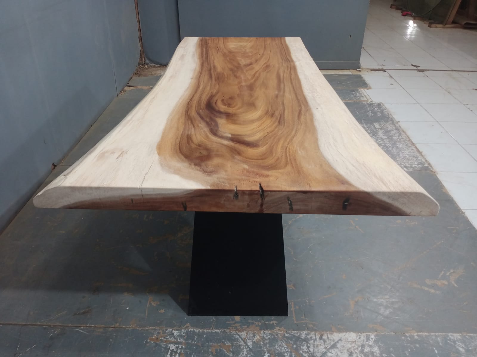 Live Edge Tables