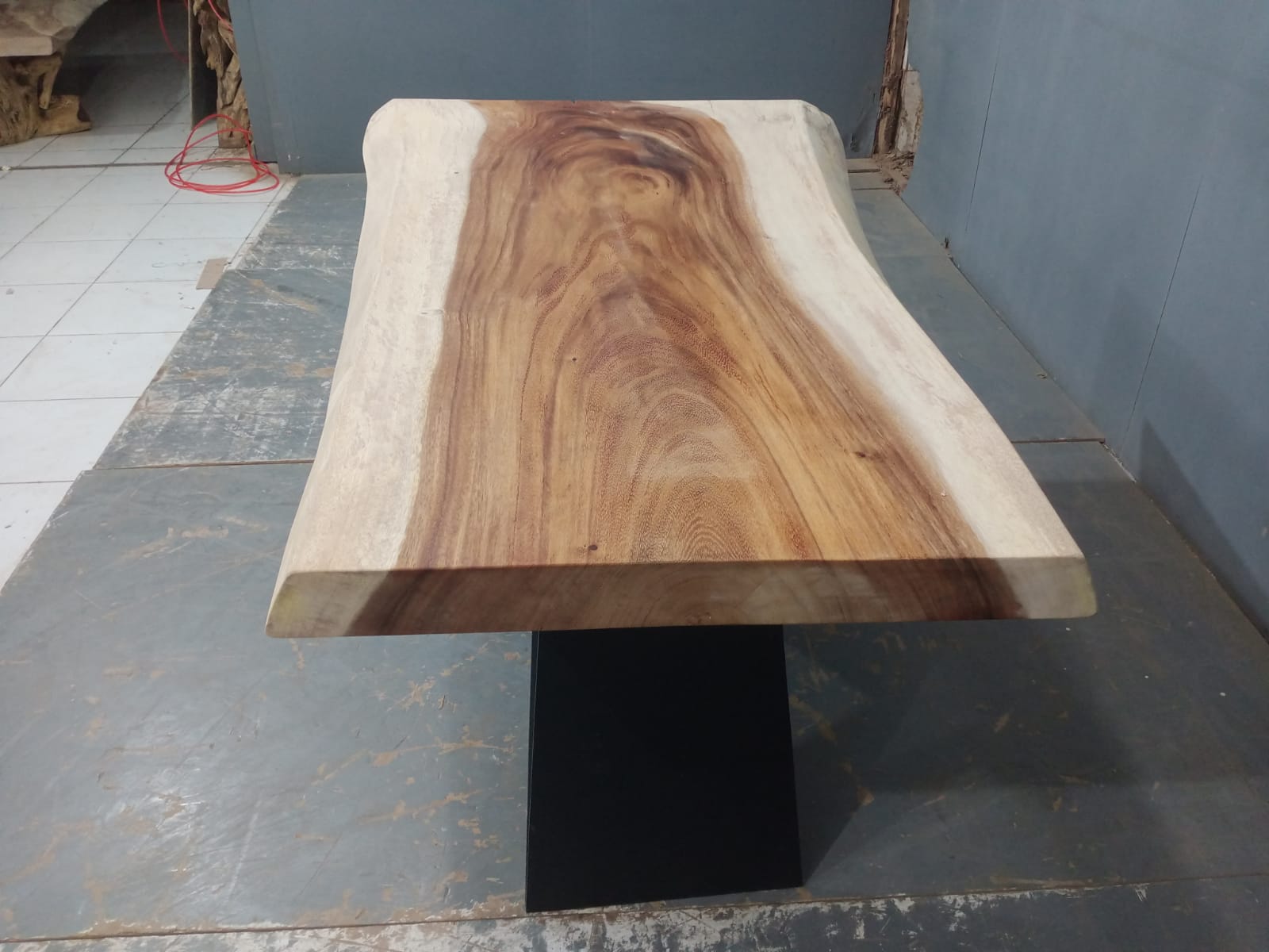 Live Edge Tables