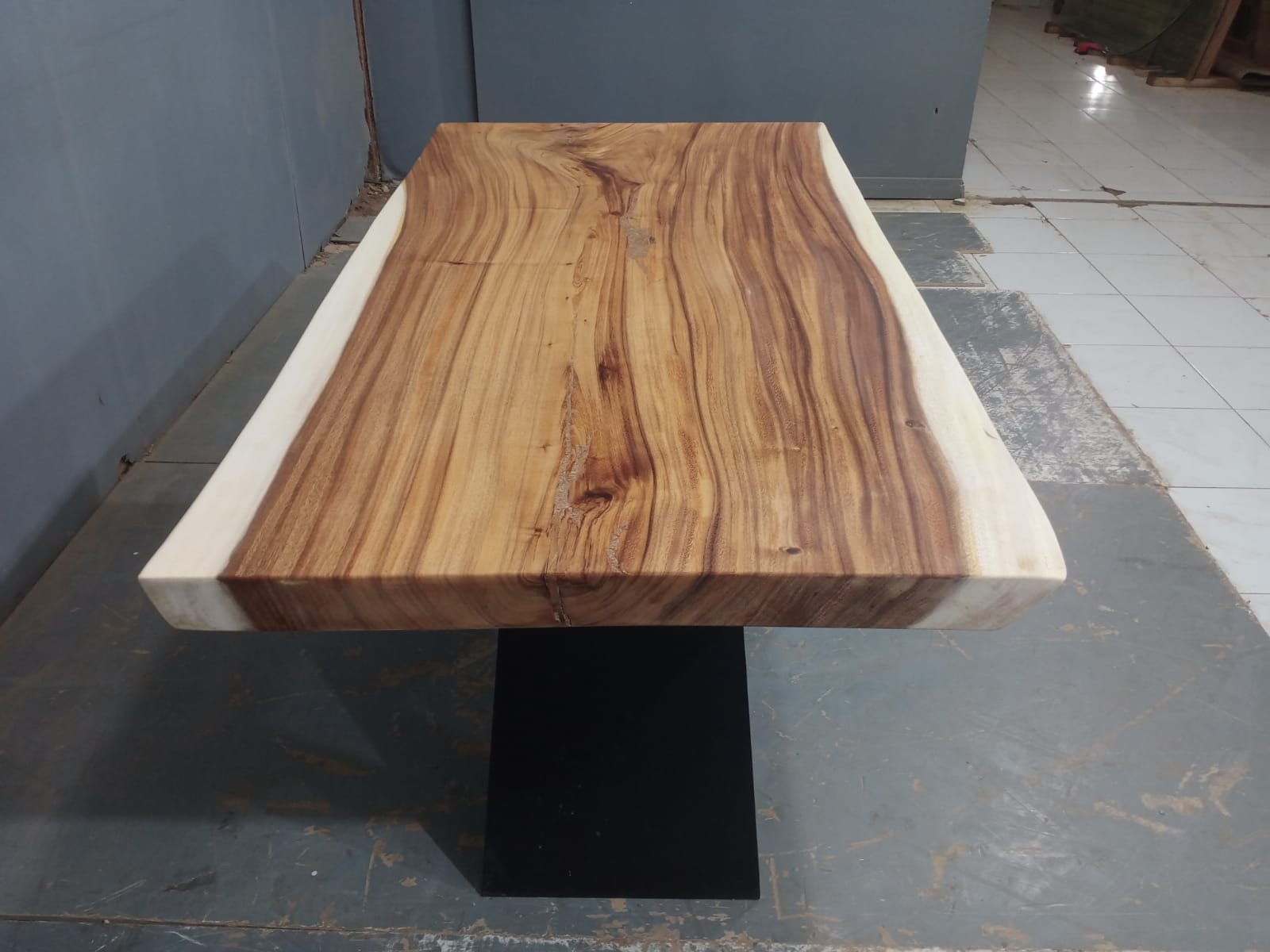 Live Edge Tables