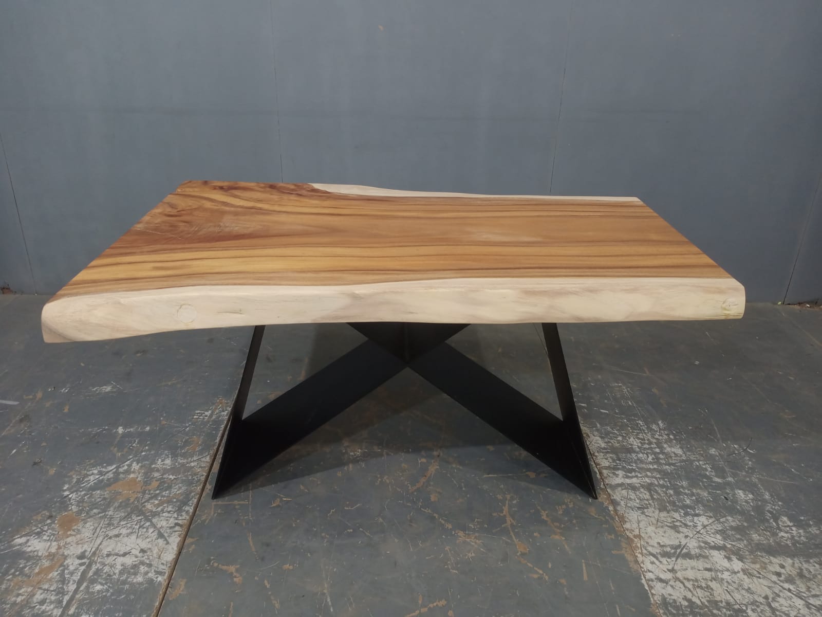 LIVE EDGE TABLES