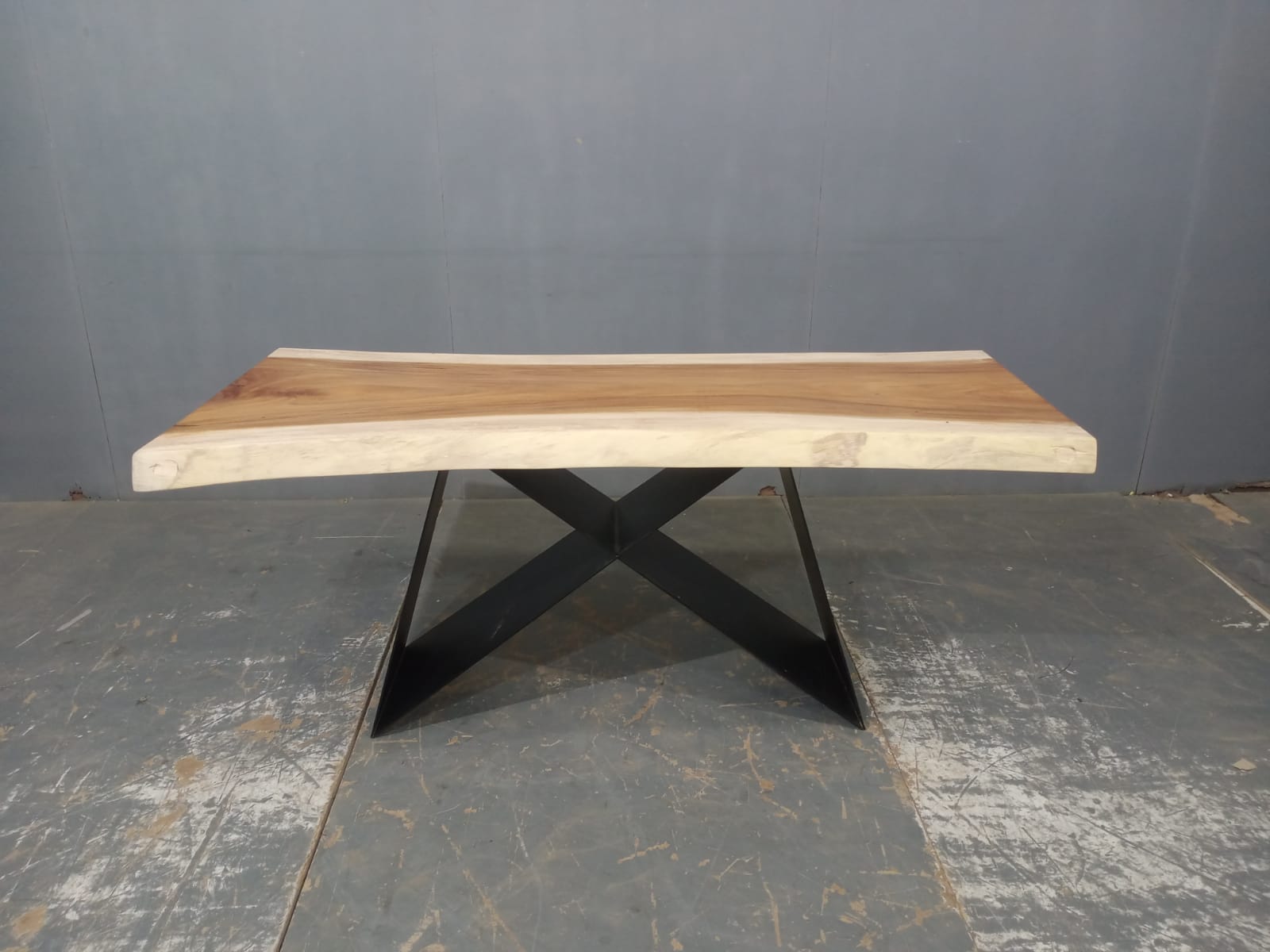 LIVE EDGE TABLES