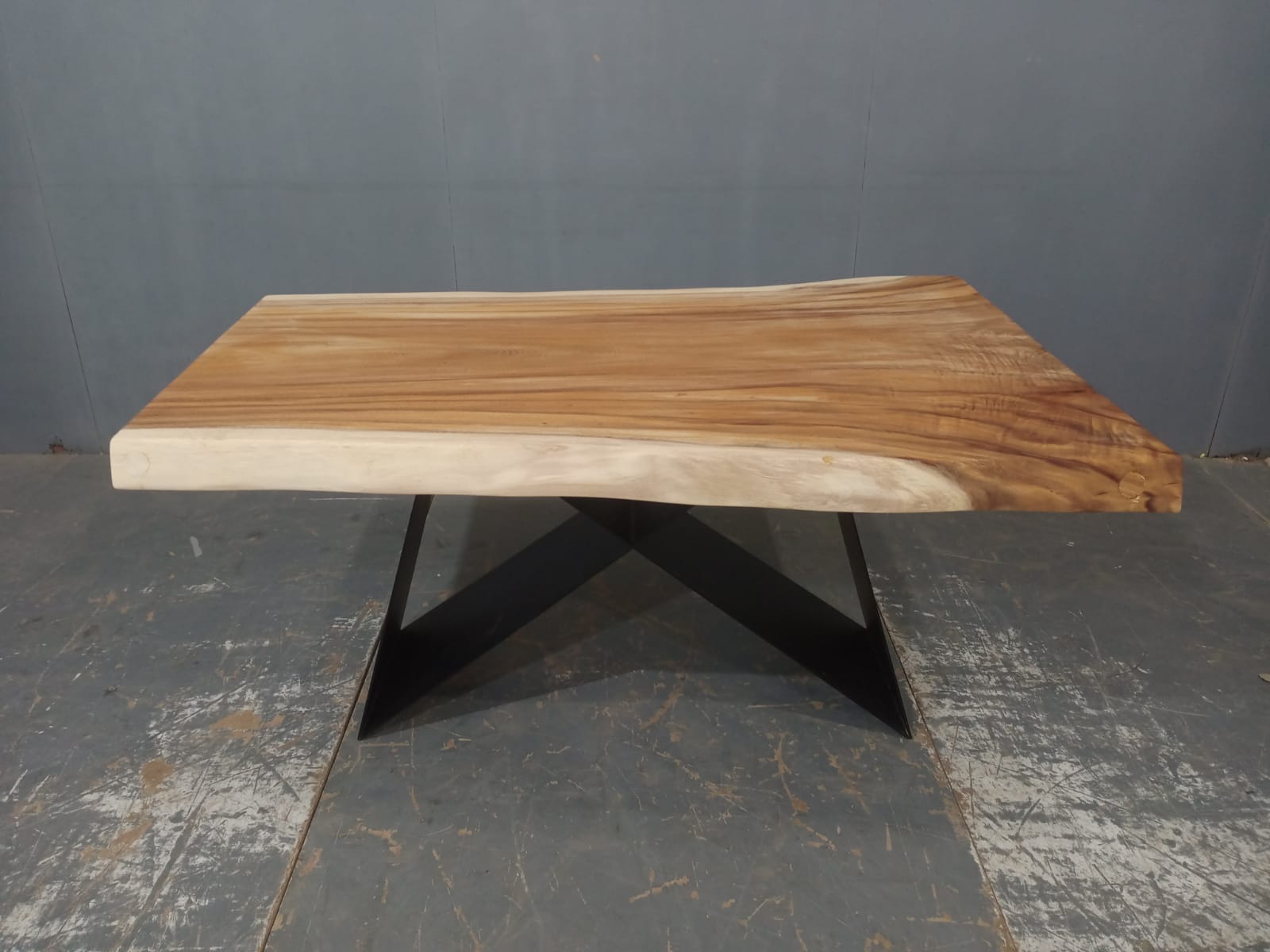 LIVE EDGE TABLES