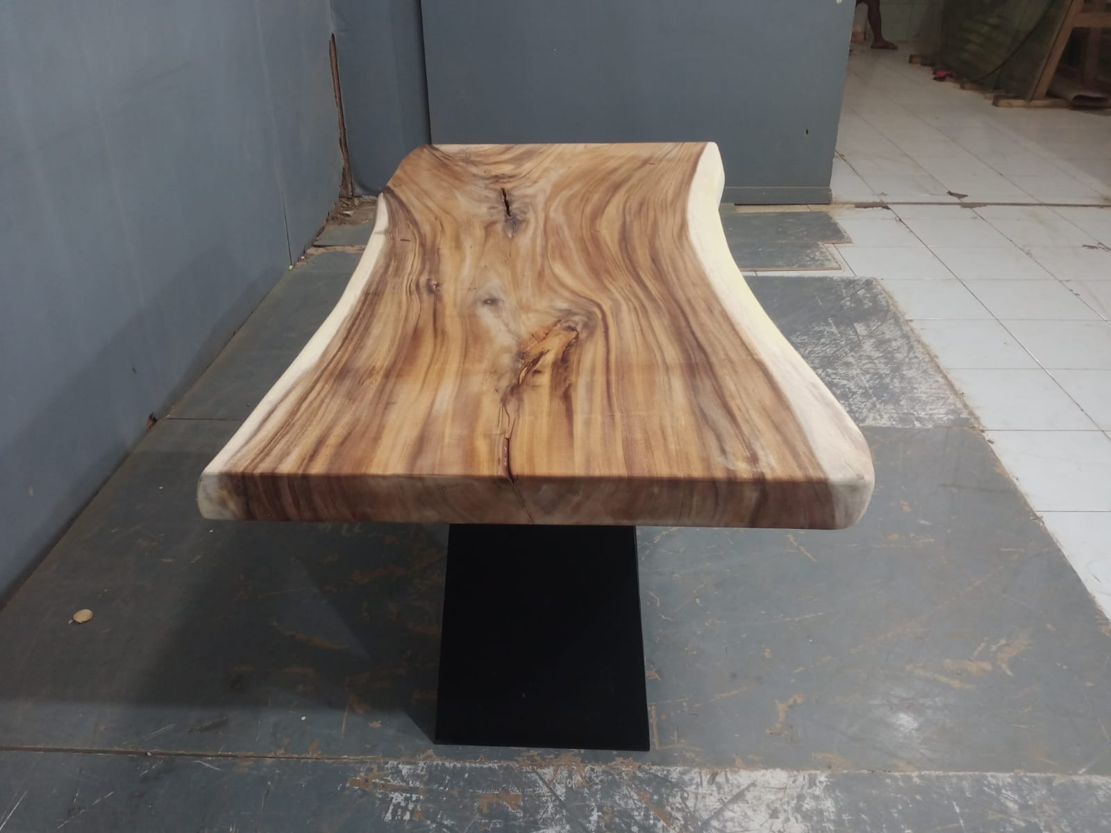 Live Edge Tables