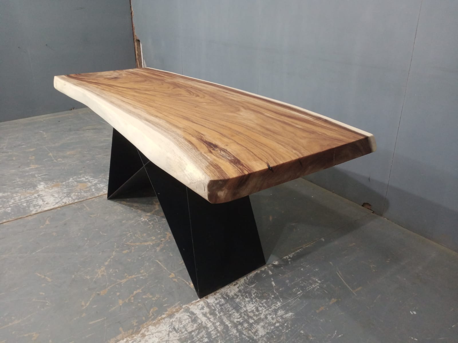 Live Edge Tables