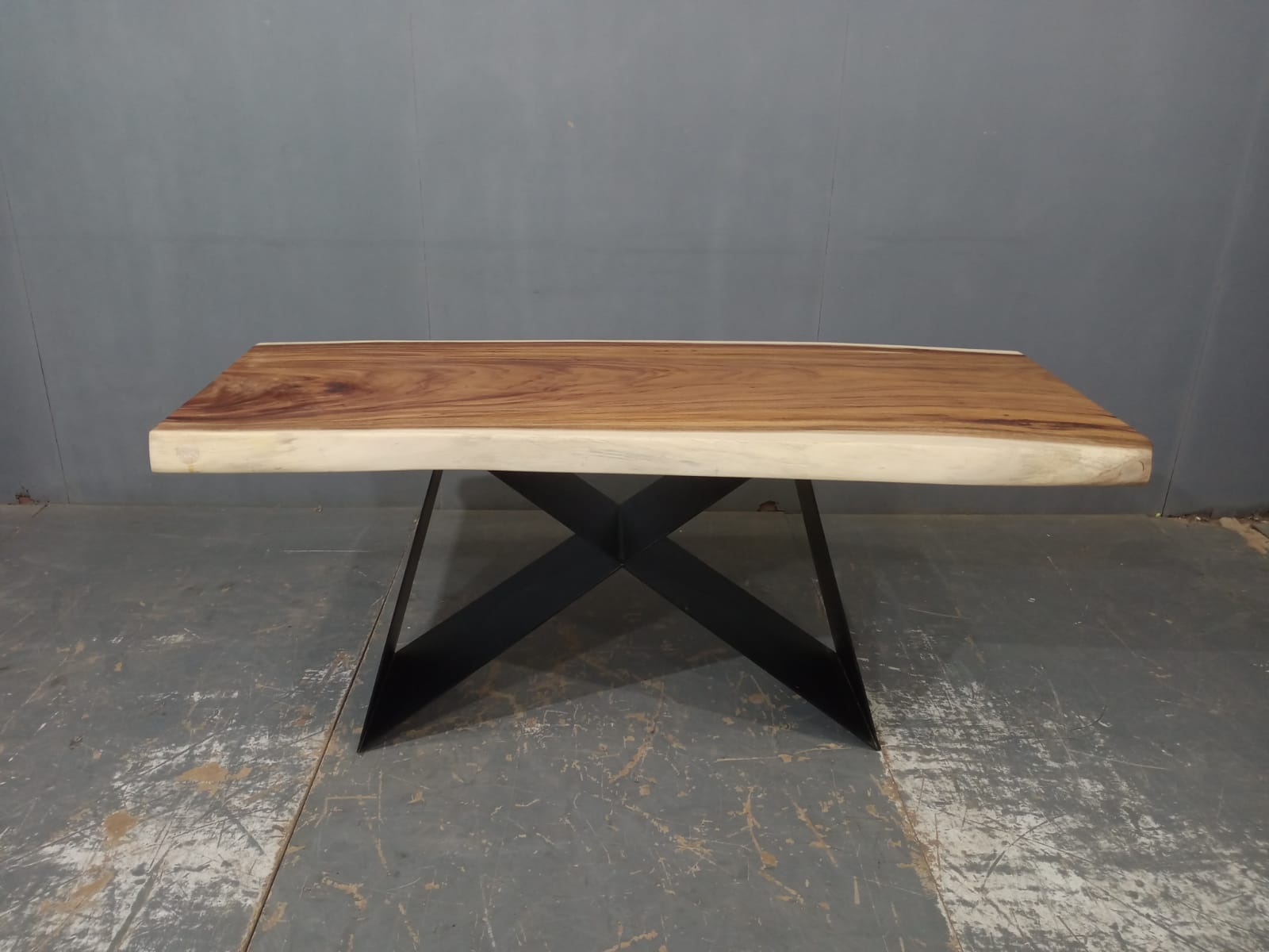 LIVE EDGE TABLES