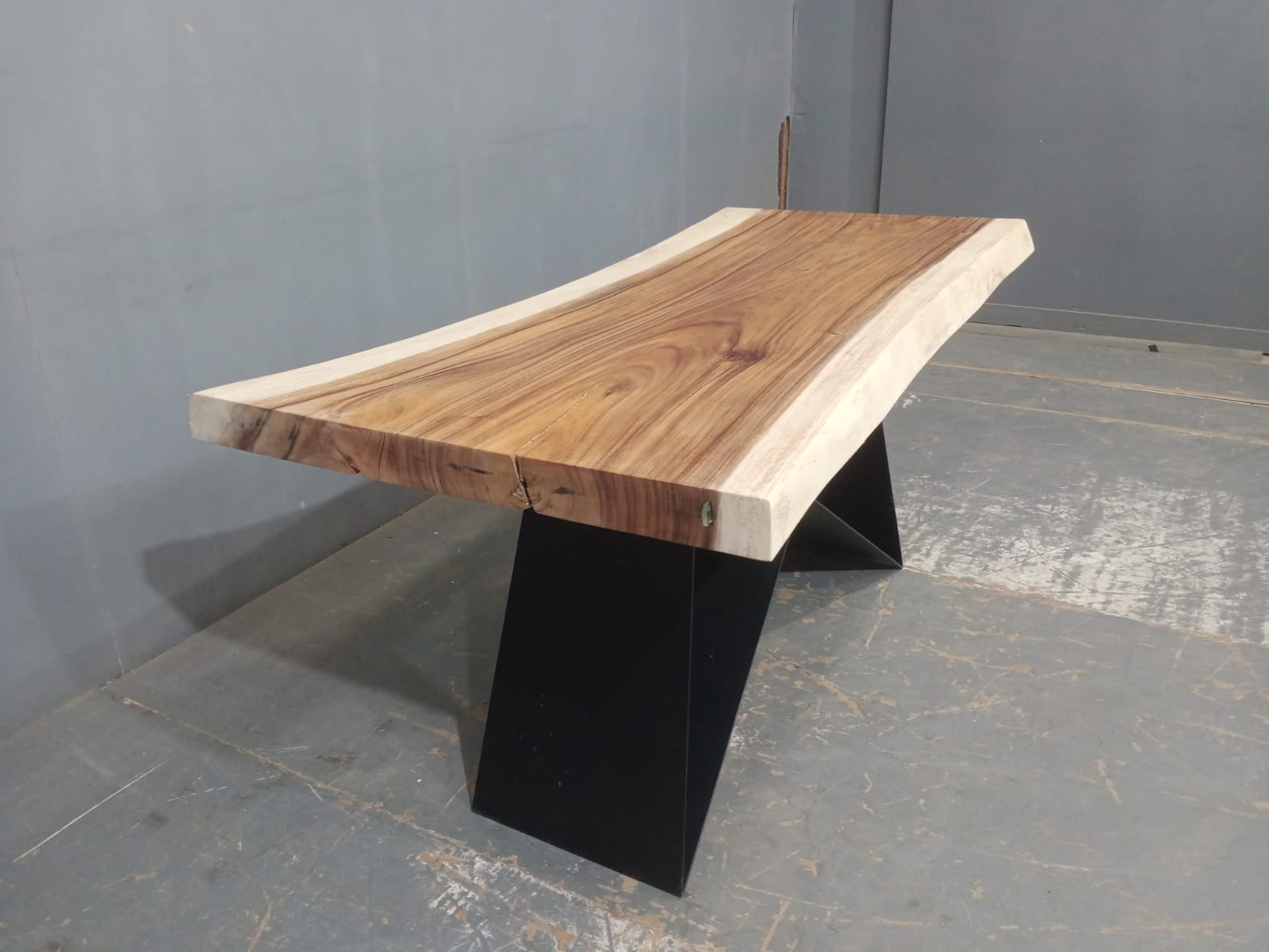 Live Edge Tables