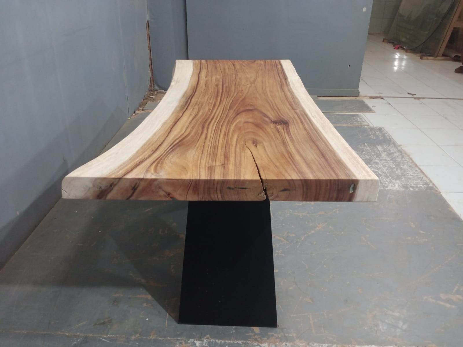 Live Edge Tables