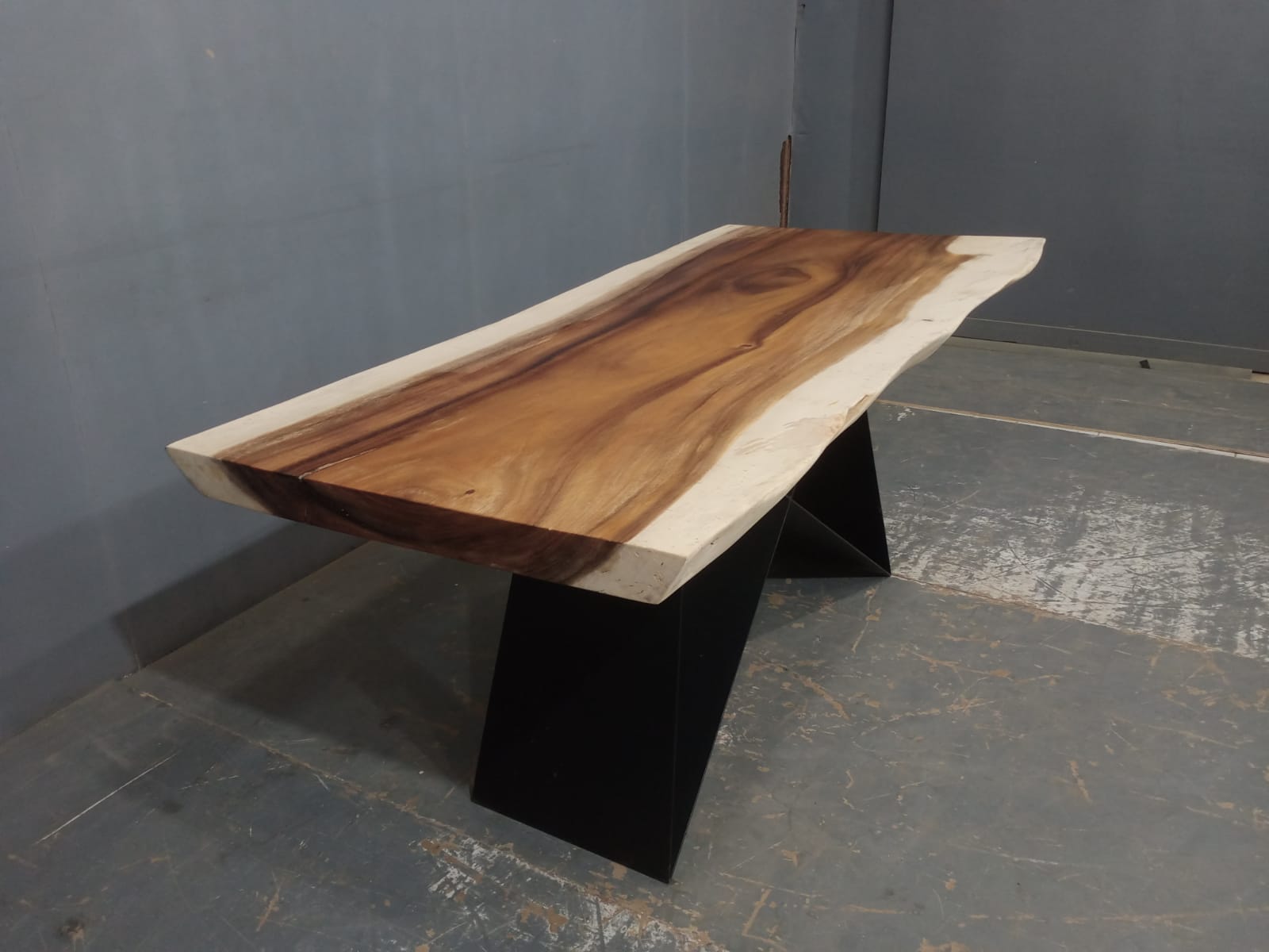 Live Edge Tables