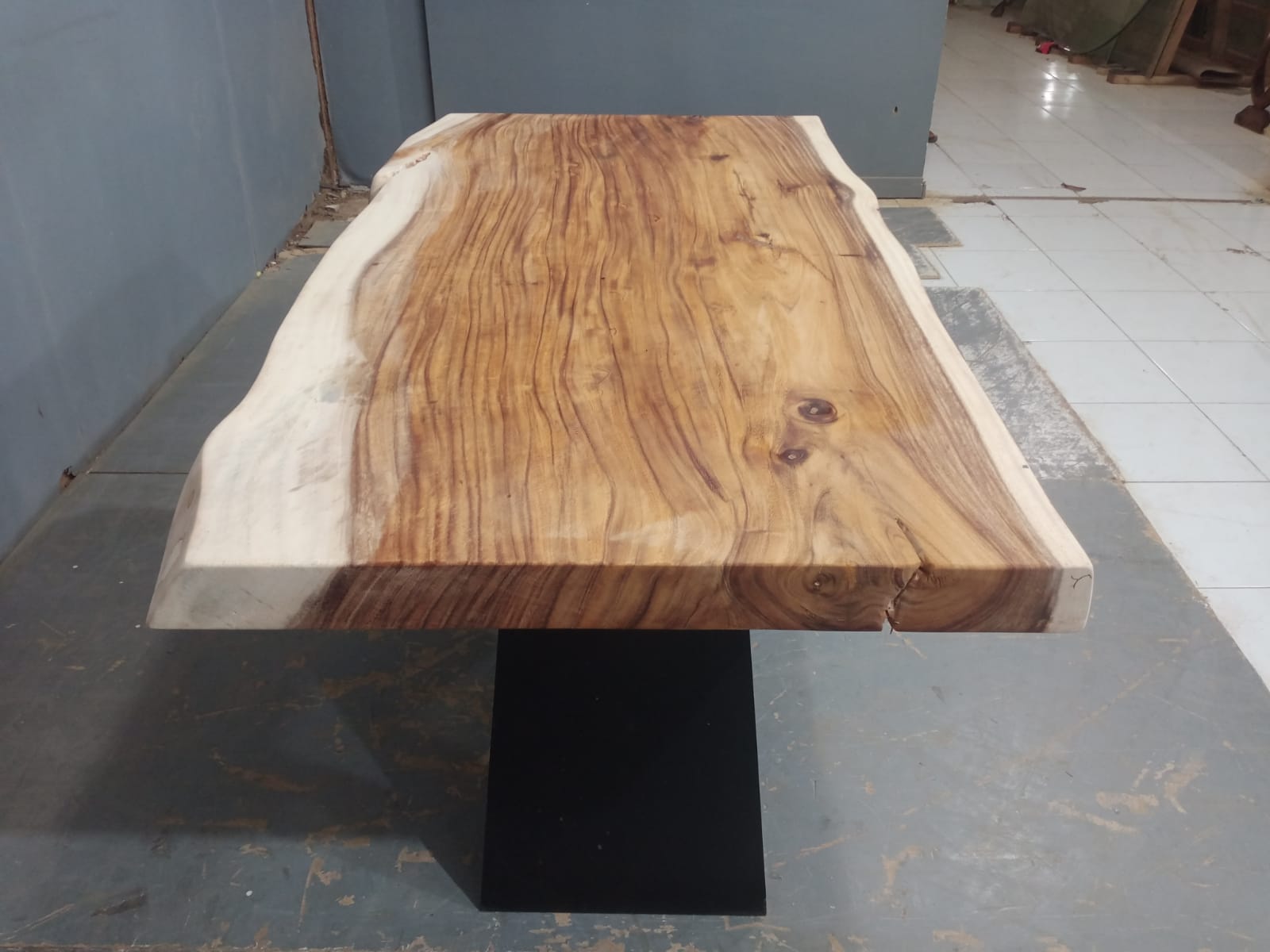 Live Edge Tables