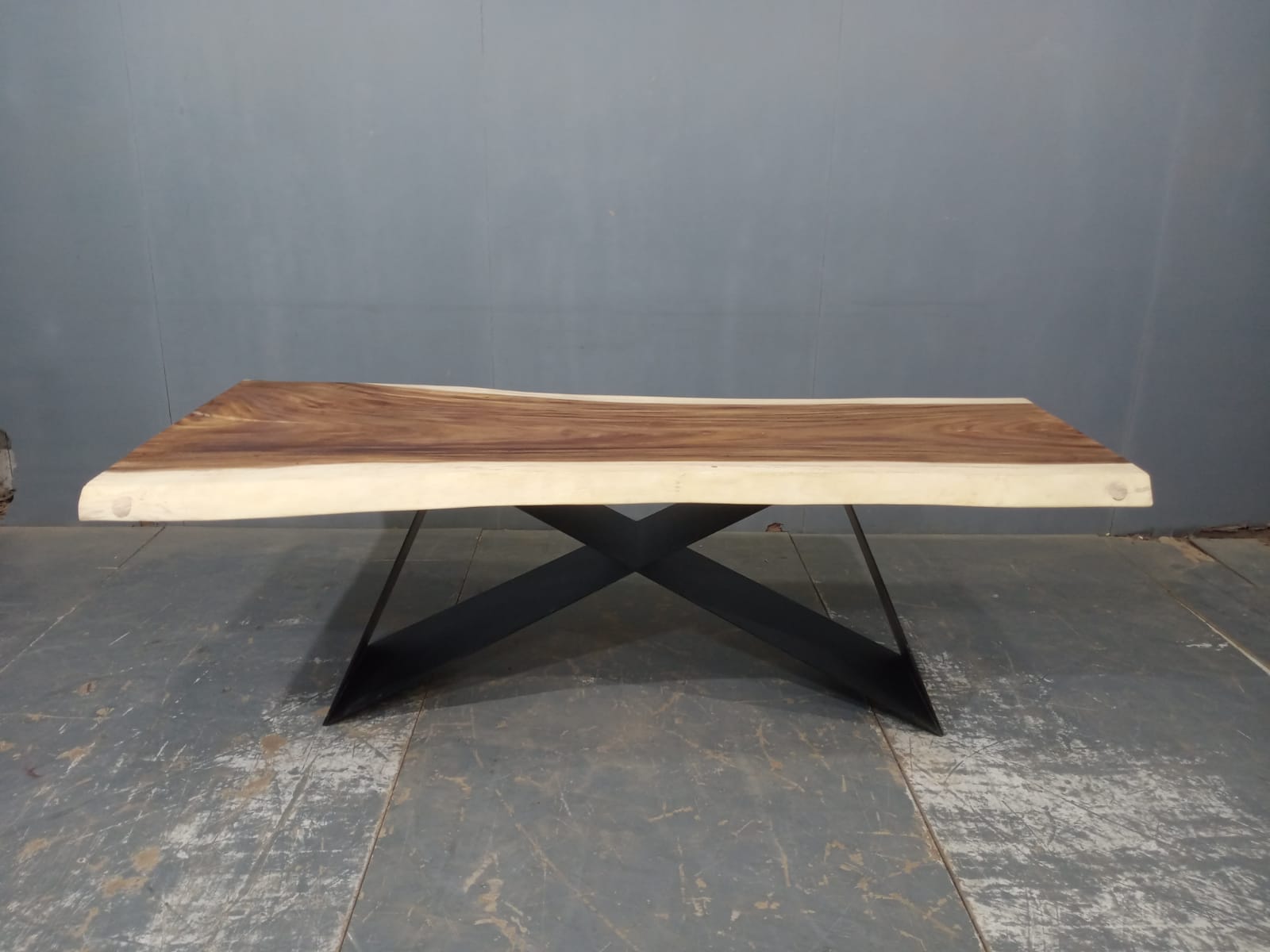 LIVE EDGE TABLES