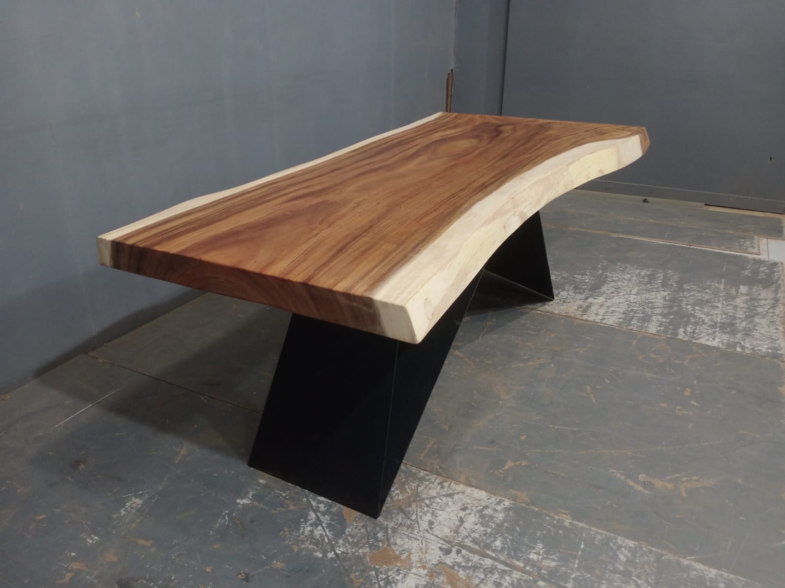 Live Edge Tables