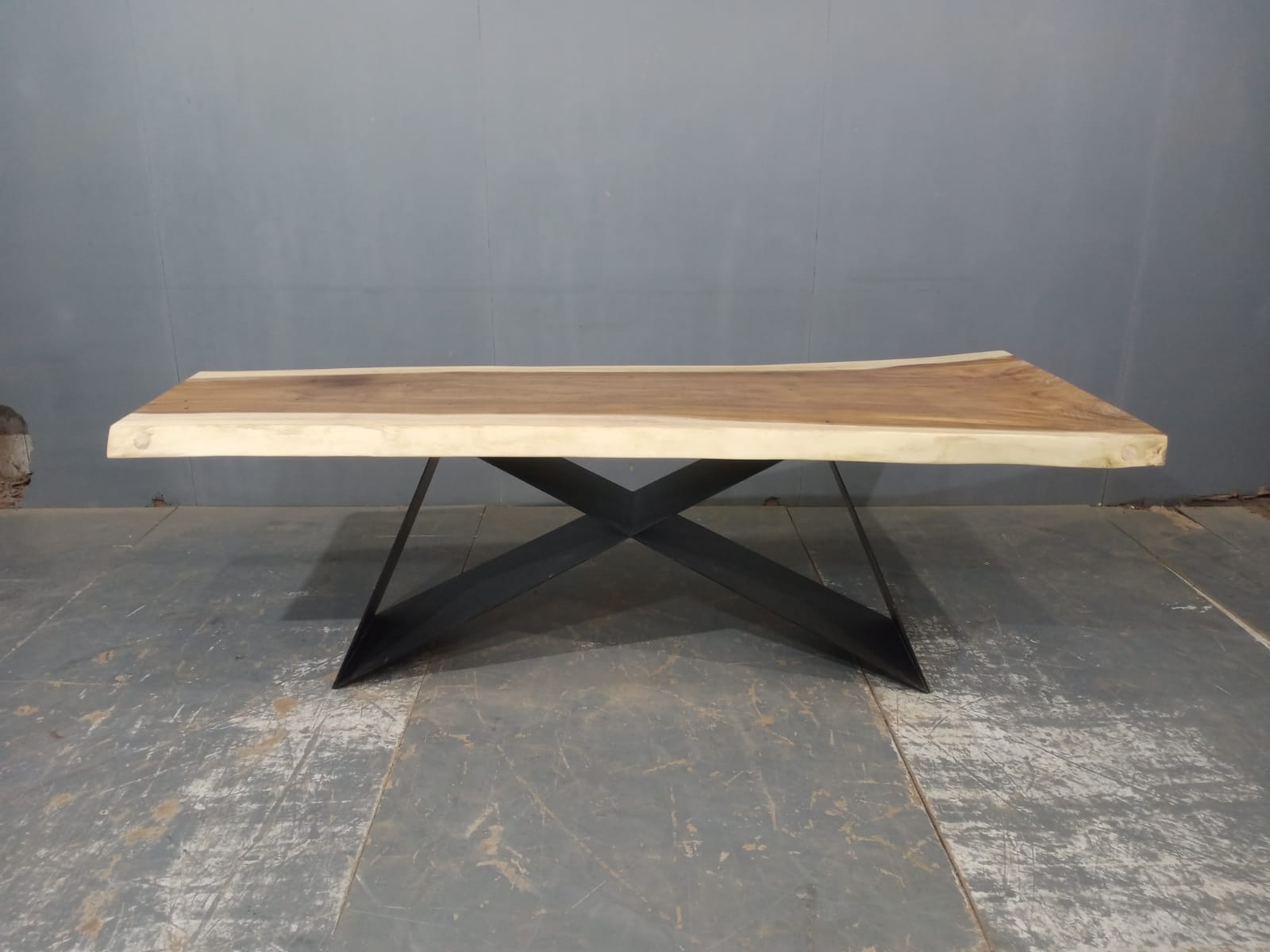 LIVE EDGE TABLES